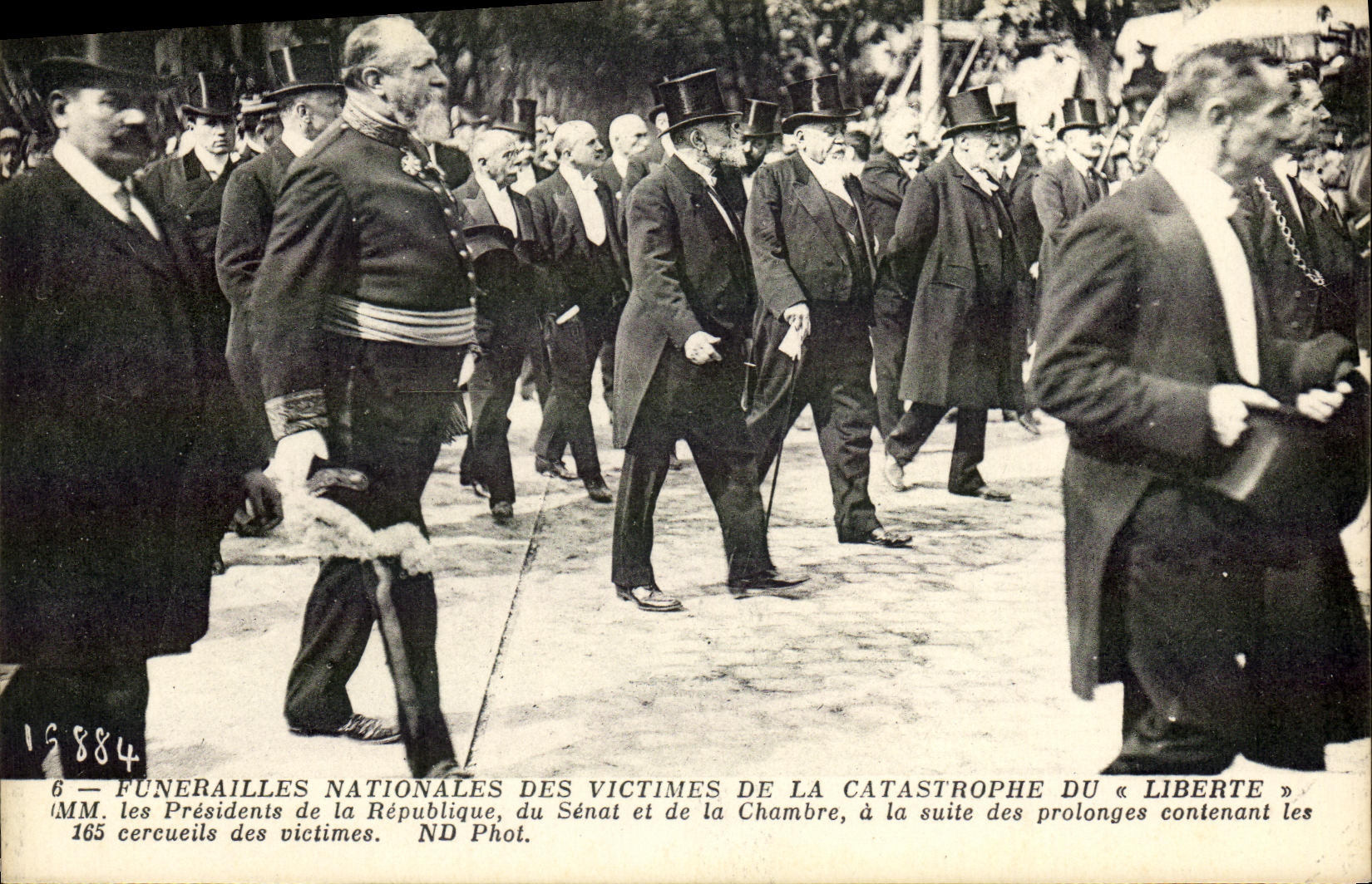 VINTAGE POSTCARD Boat national Funeral of the victims of the catastrophe of Toulon Freedom presidents of the Republic