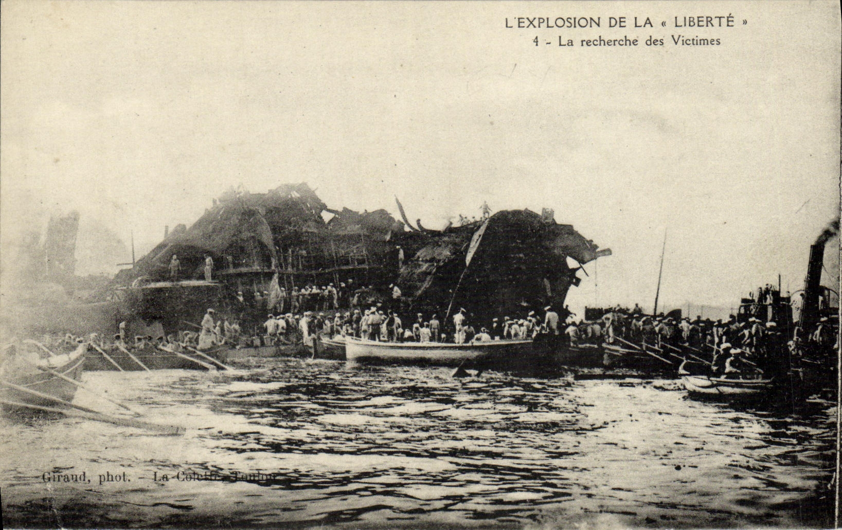 VINTAGE POSTCARD Boat Catastrophe of Toulon Freedom the research of the victims