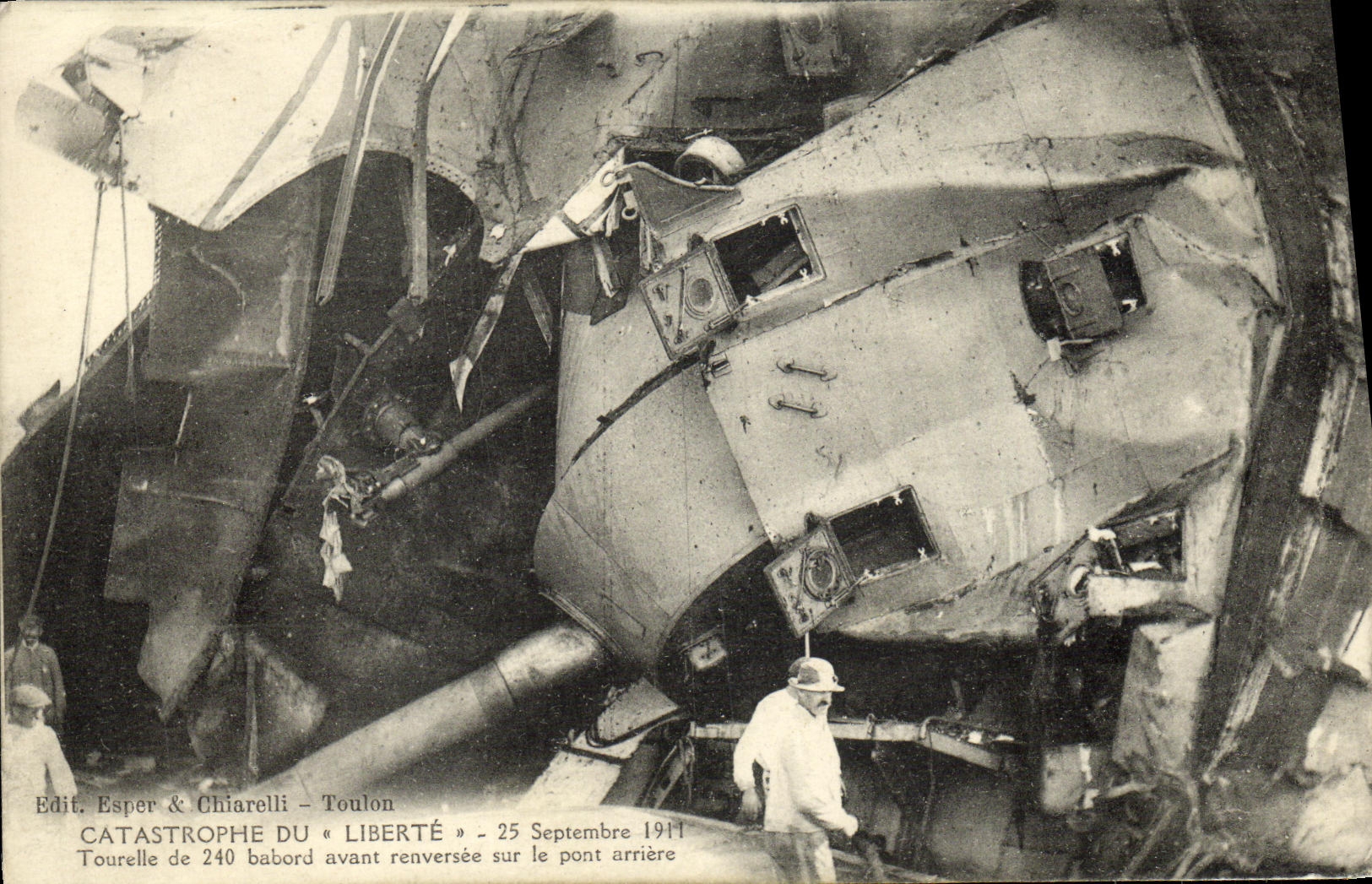 Catastrofe del barco de la POSTAL de la VENDIMIA de la torrecilla de Toulon de la libertad del babor 240 antes del renversee en el último puente