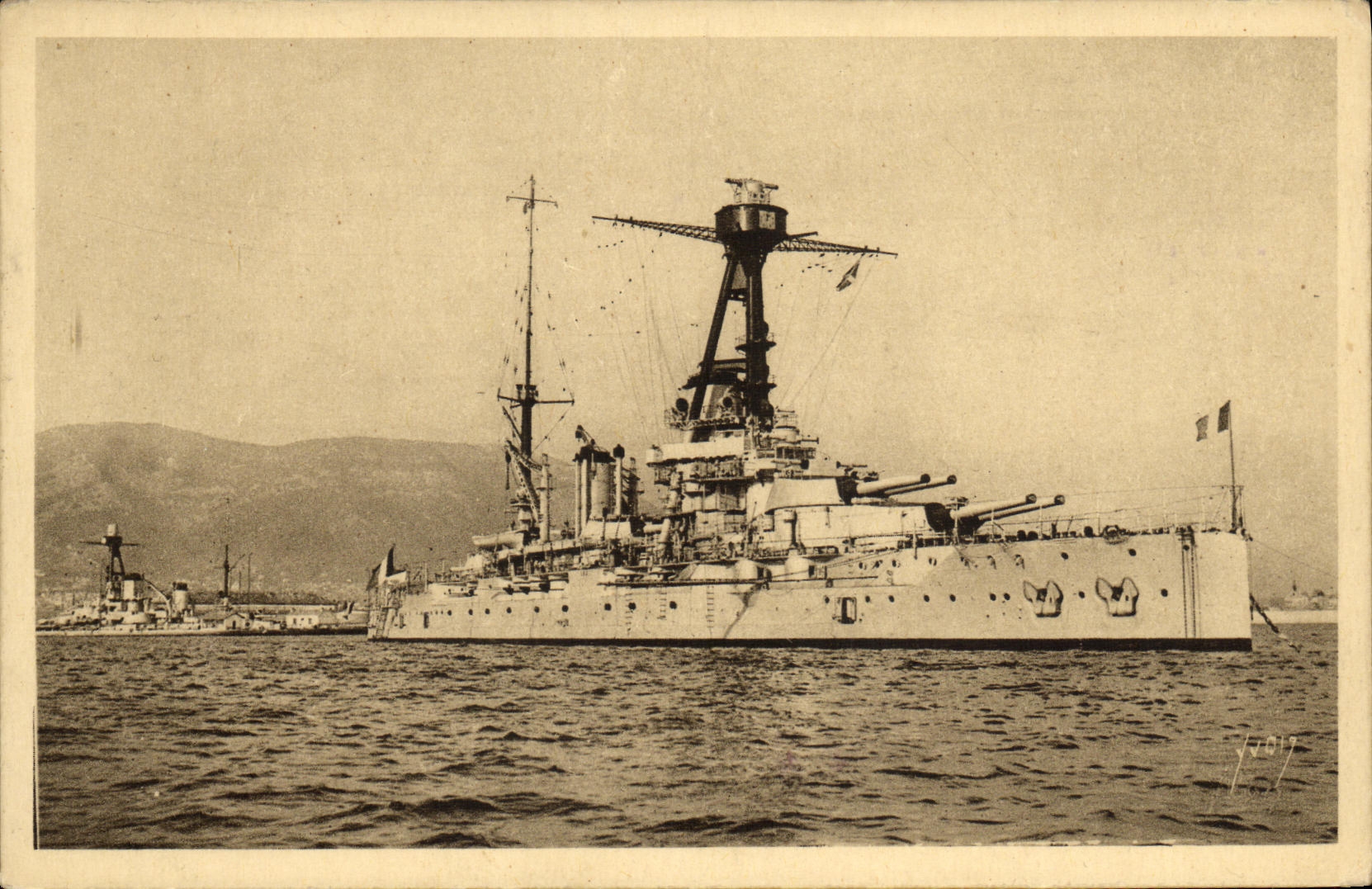 VINTAGE POSTCARD Bateau Armours Lorraine Toulon