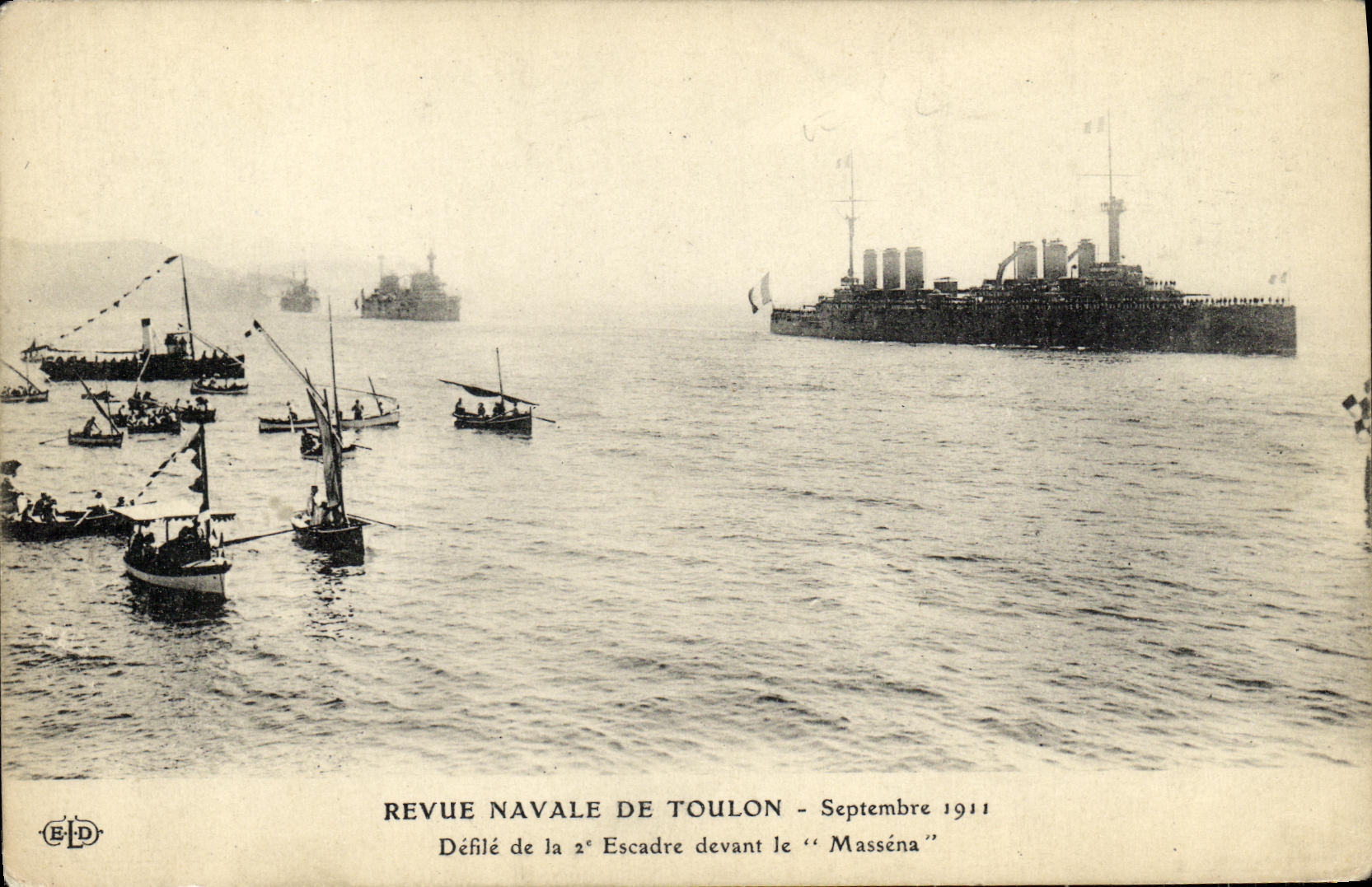 VINTAGE POSTCARD Boat Re examined naval of Toulon Defil September 1914 of the 2nd squadron in front of MAssena