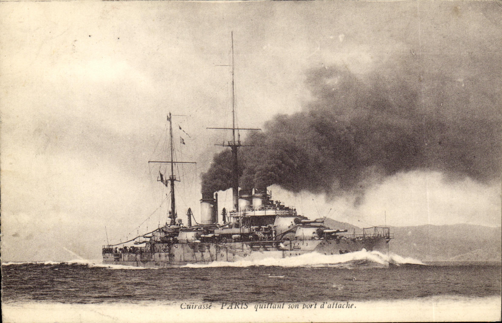VINTAGE POSTCARD Bateau Armours Paris leaving its port D attaches