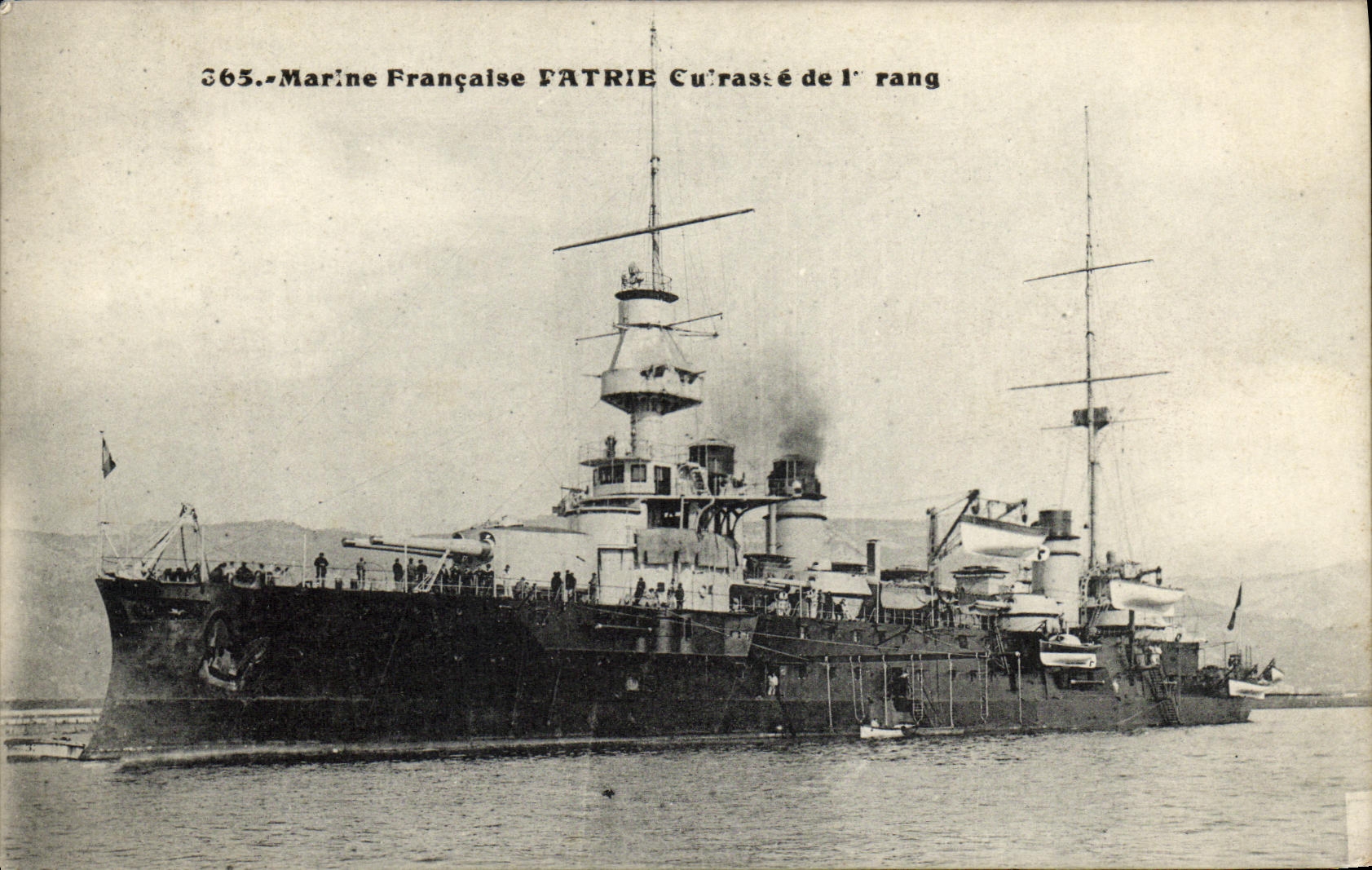 VINTAGE POSTCARD Bateau War the Fatherland armours 1st rank