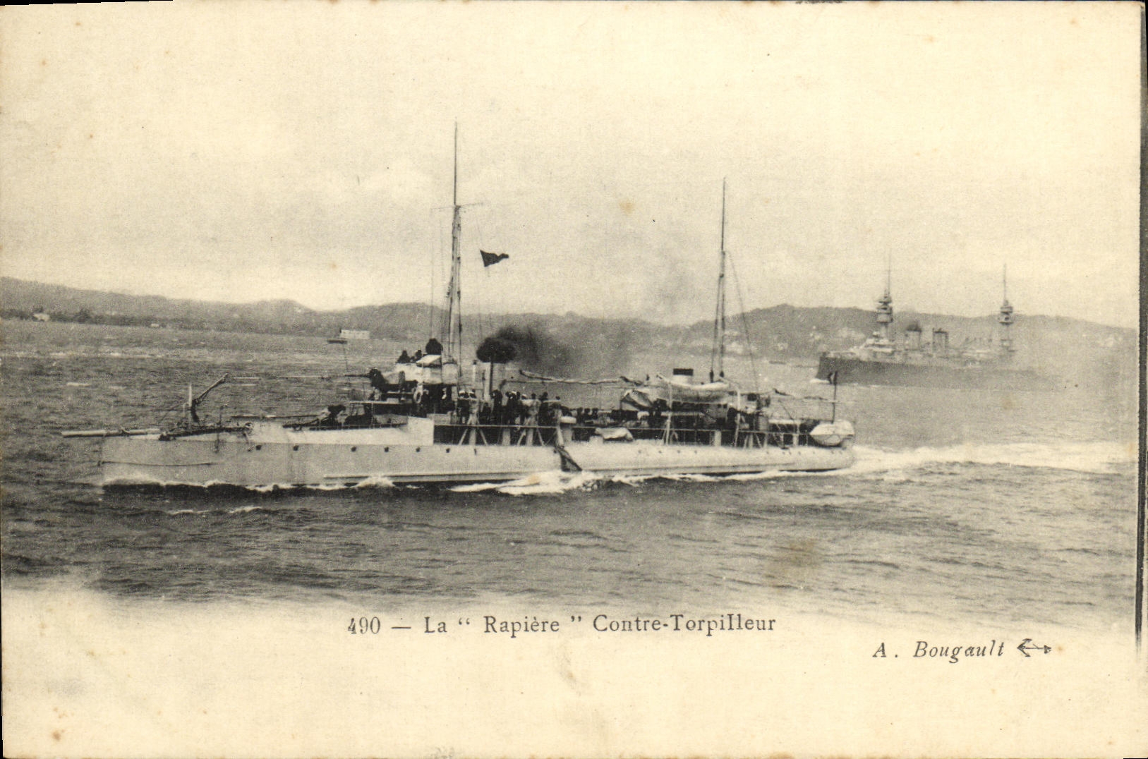VINTAGE POSTCARD Boat War the rapiere Against destroyer