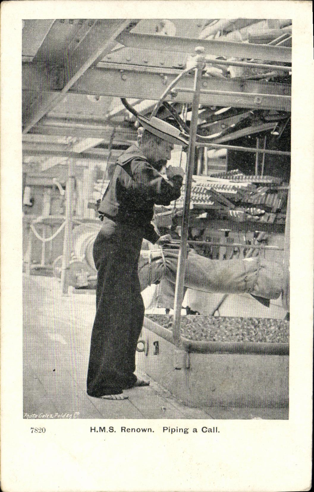 VINTAGE POSTCARD Bateau War HMS Renown Piping has Marin cal