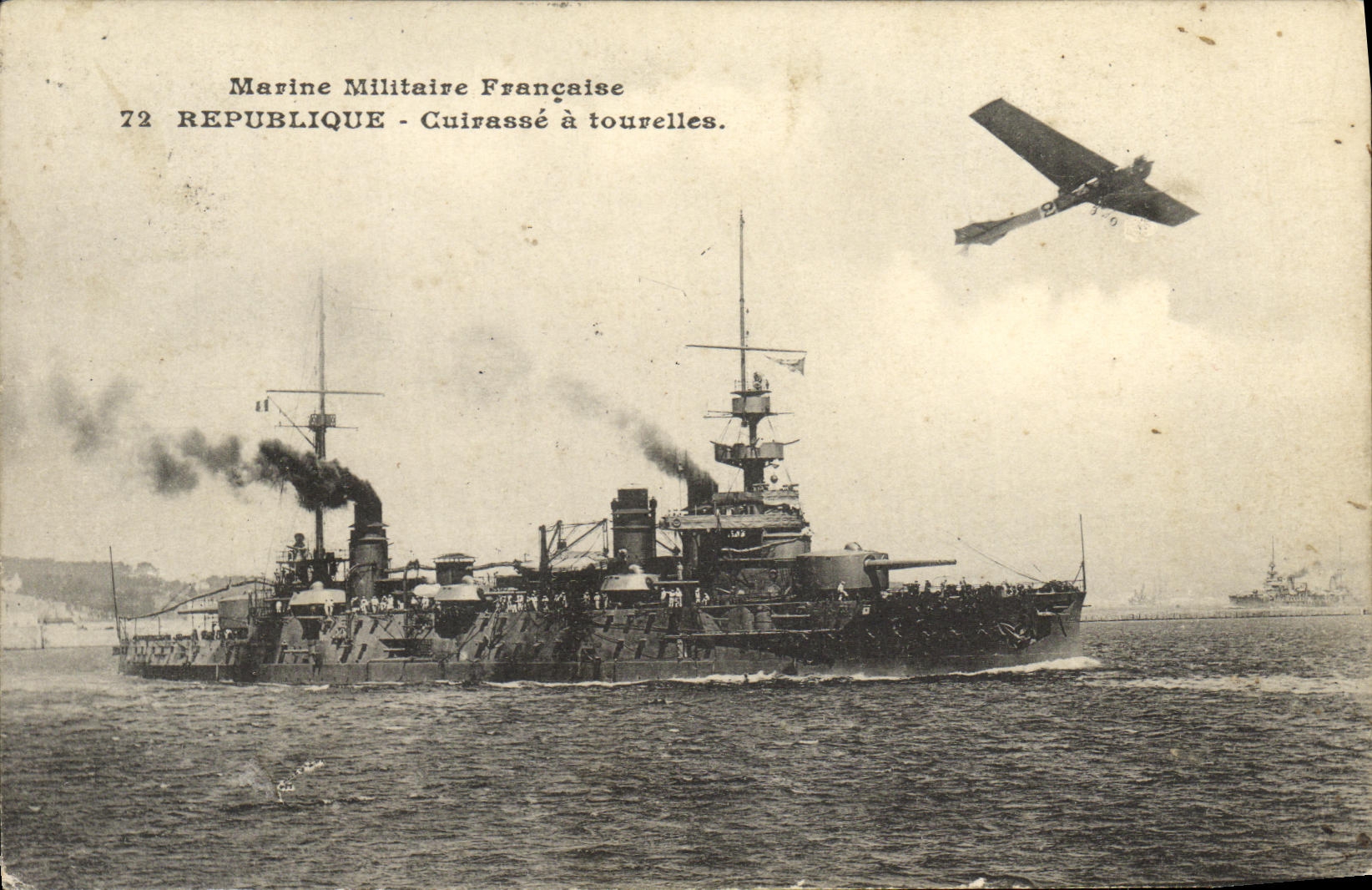 VINTAGE POSTCARD Bateau War Republic Armours has Avion turrets