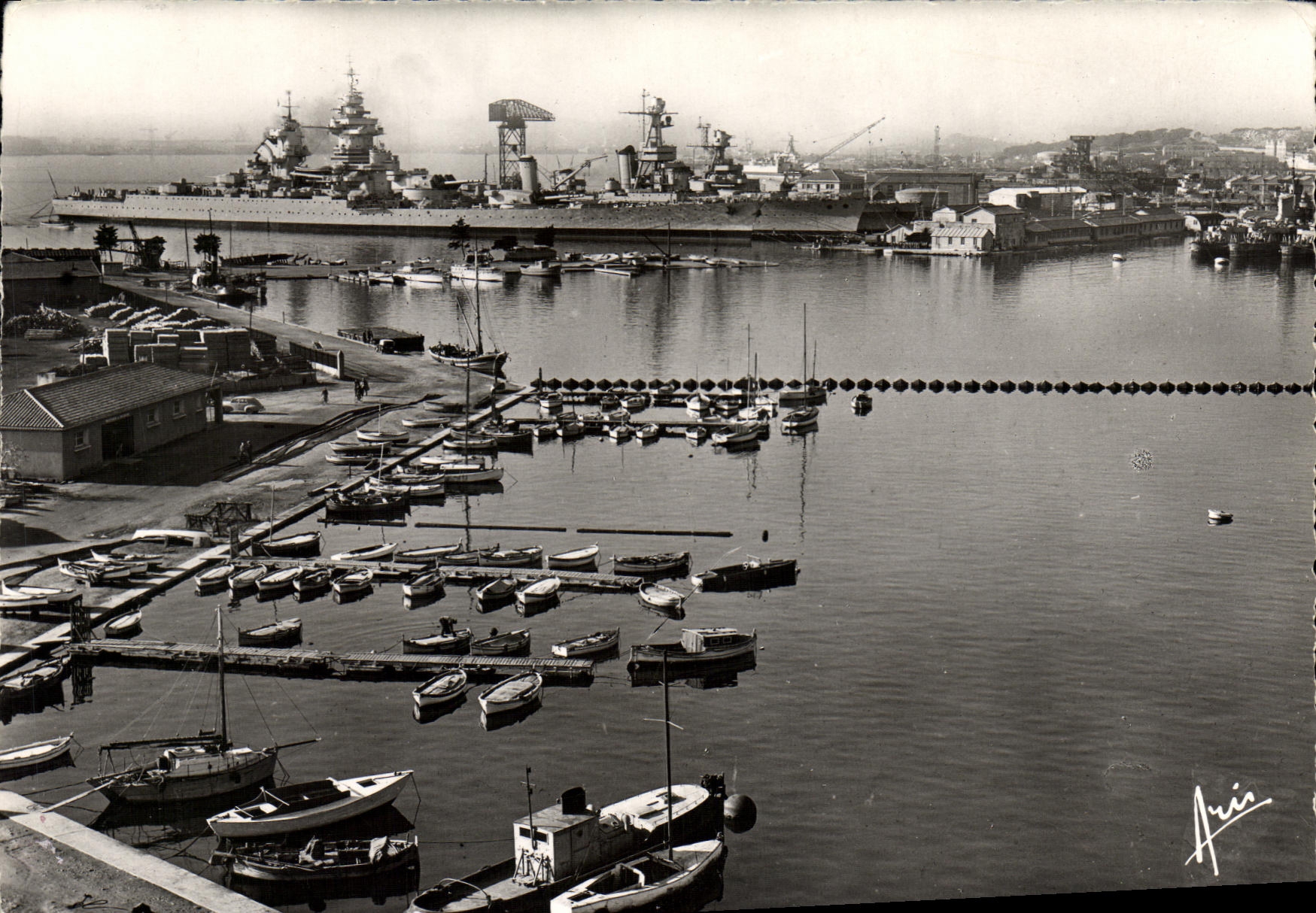 MODERN CARD Boat War Richelieu in the wearing of Toulon