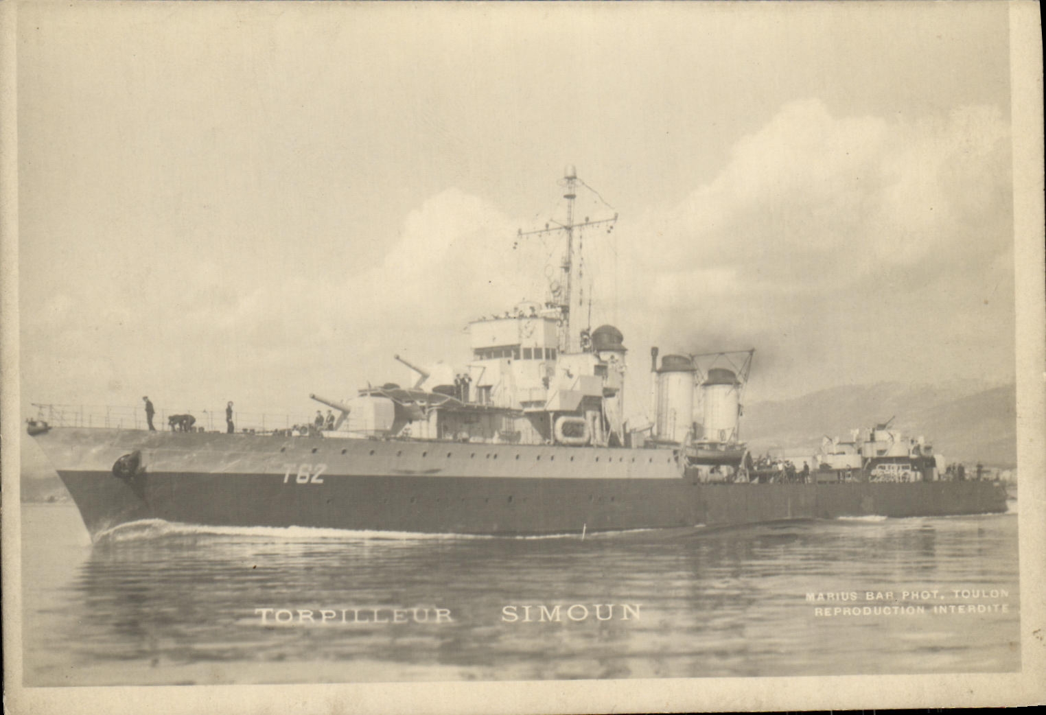 VINTAGE POSTCARD Boat War Simon Destroyer