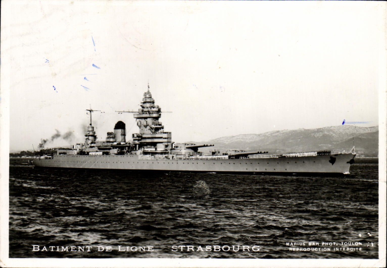 VINTAGE POSTCARD Boat War Building of Strasbourg line