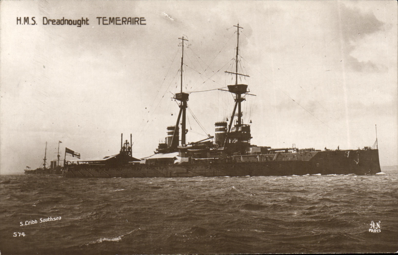 VINTAGE POSTCARD Boat Bold War HMS Dreadnought