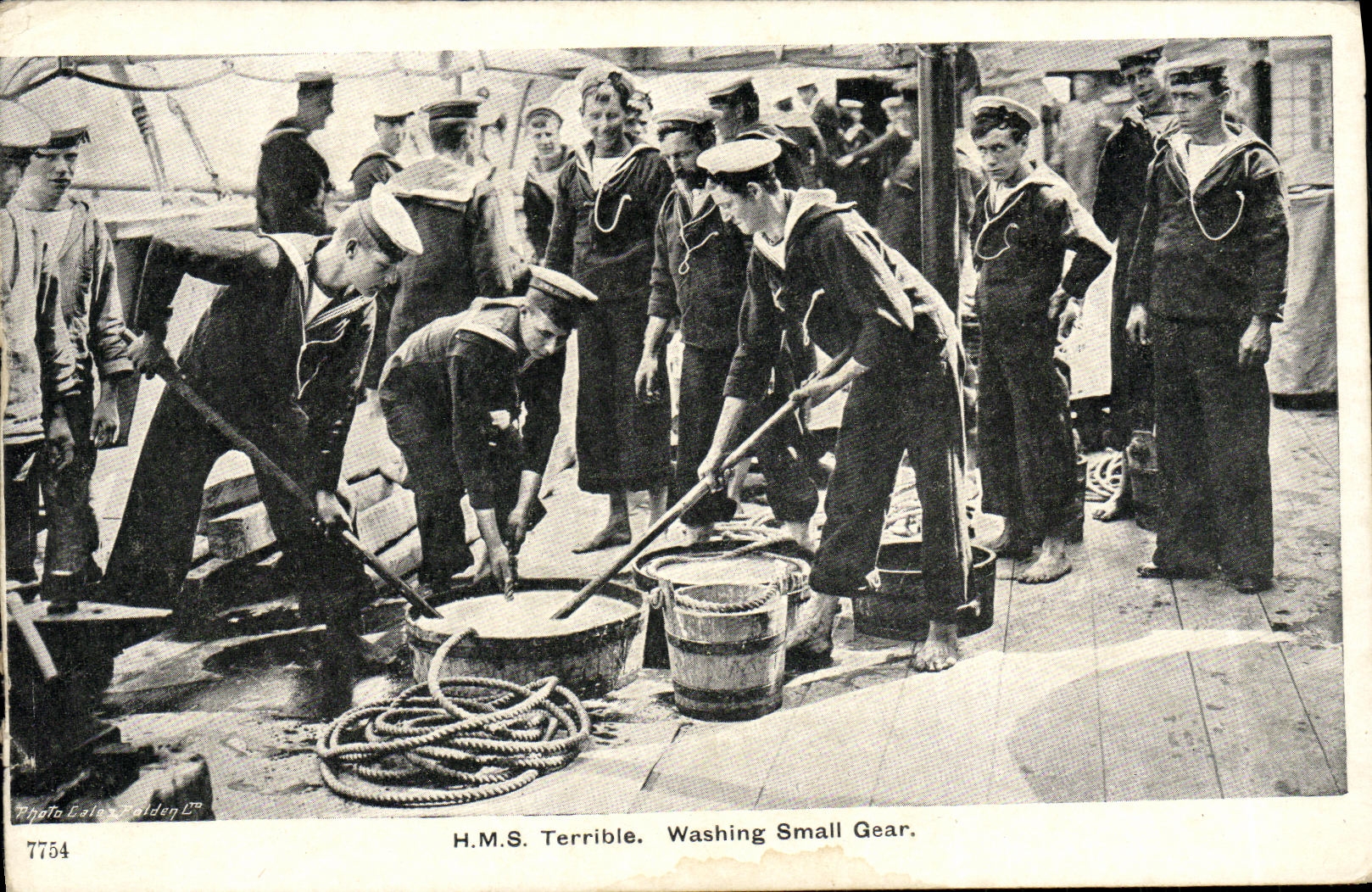 VINTAGE POSTCARD Boat Terrible War HMS Washing small GEAR