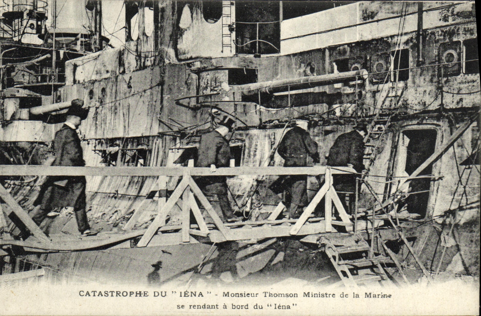 VINTAGE POSTCARD Bateau War Catastrophe of Iena Mr Thomson going Ministre for the Navy has edge of Iena