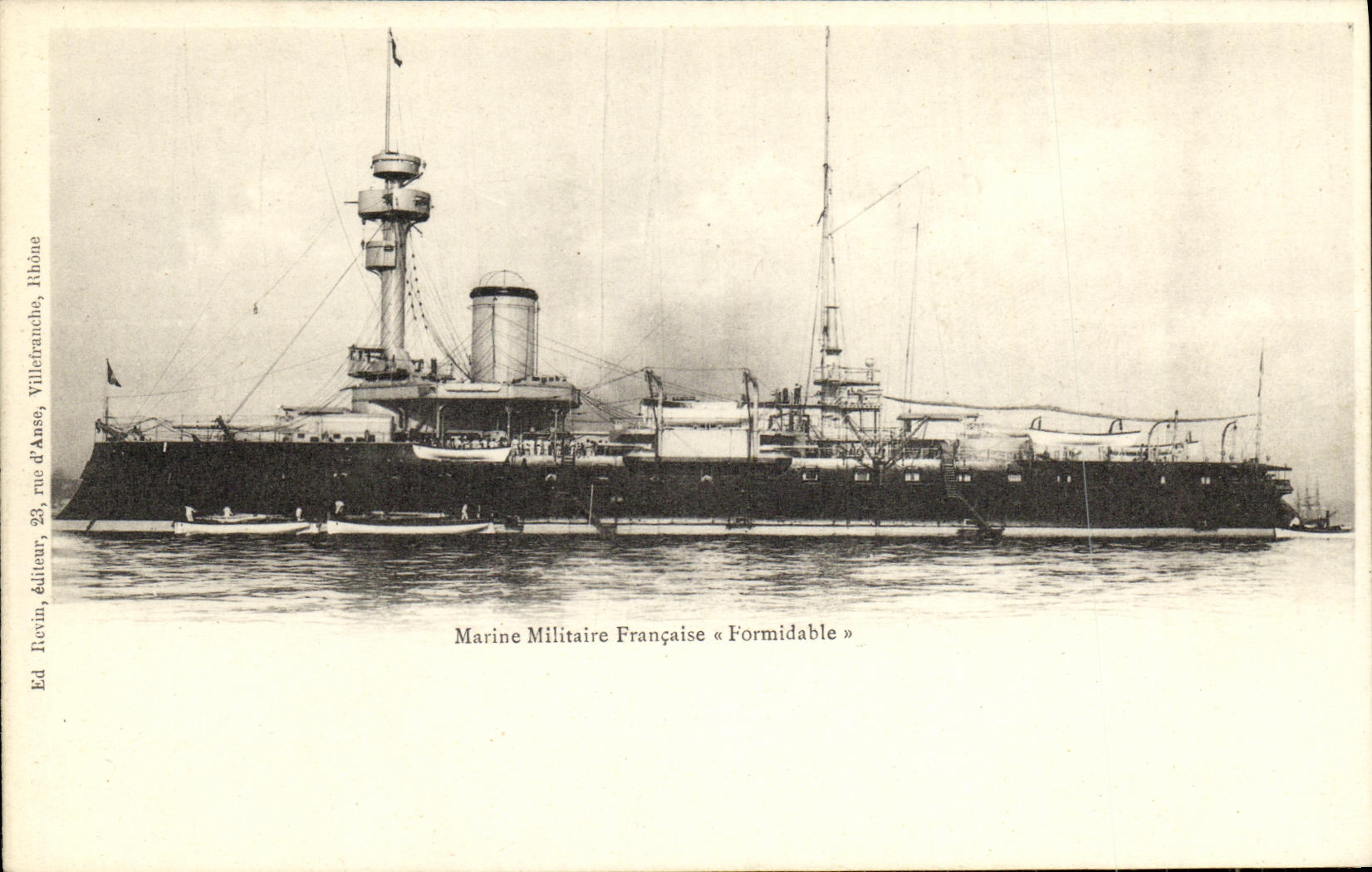 VINTAGE POSTCARD Boat Formidable War