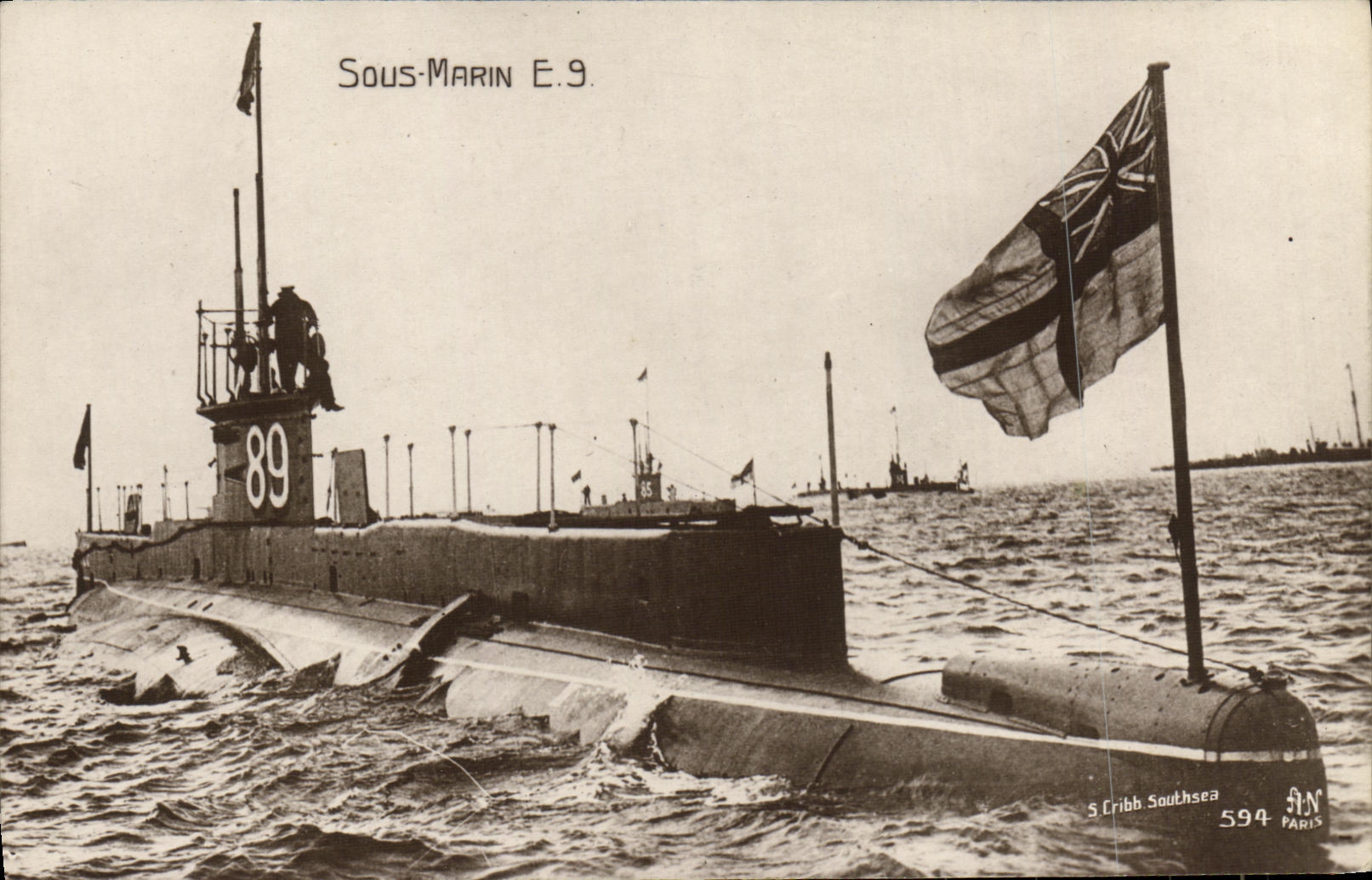 VINTAGE POSTCARD Boat War E9 Submarine