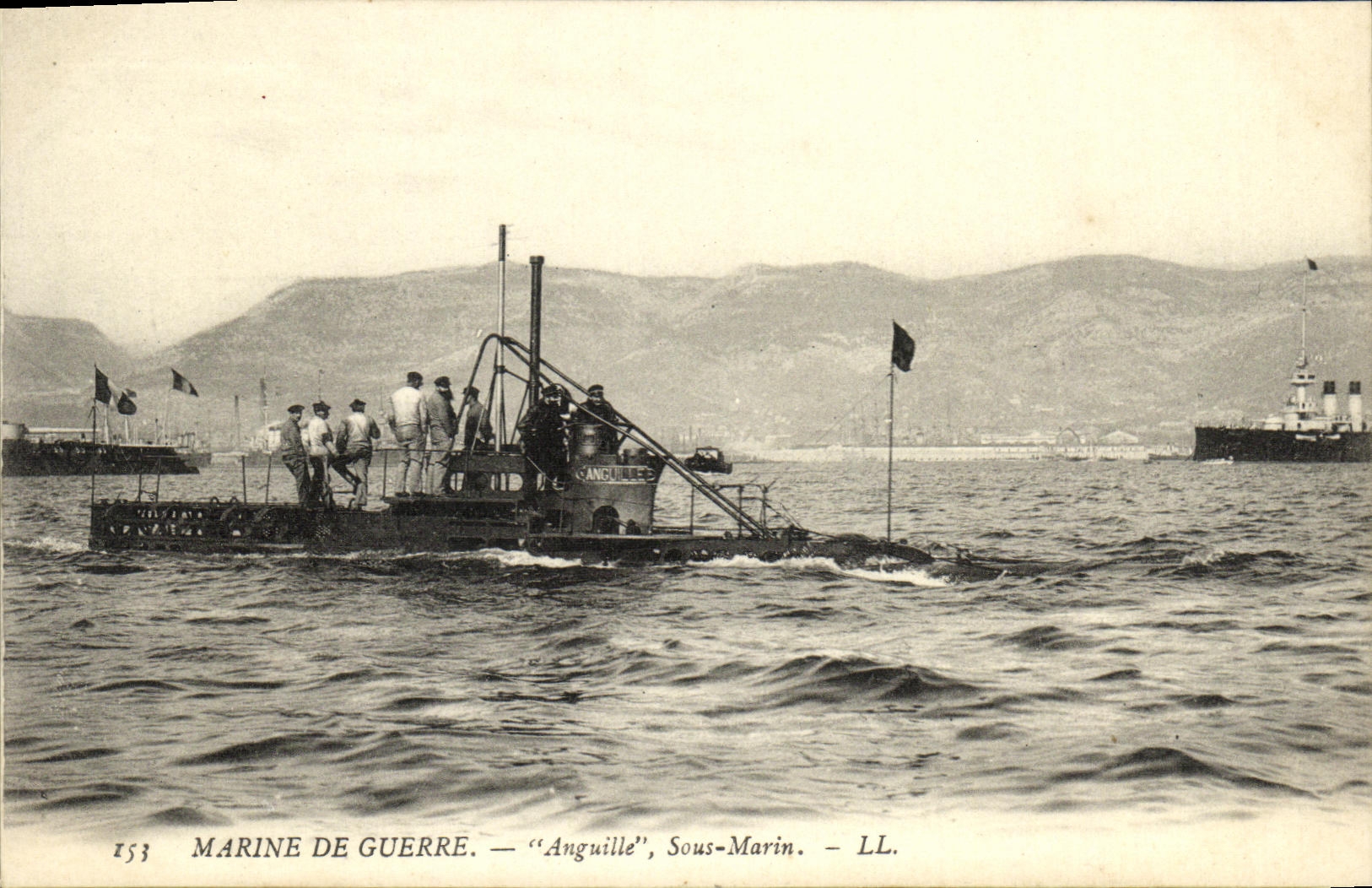 VINTAGE POSTCARD Boat War Eel Submarine