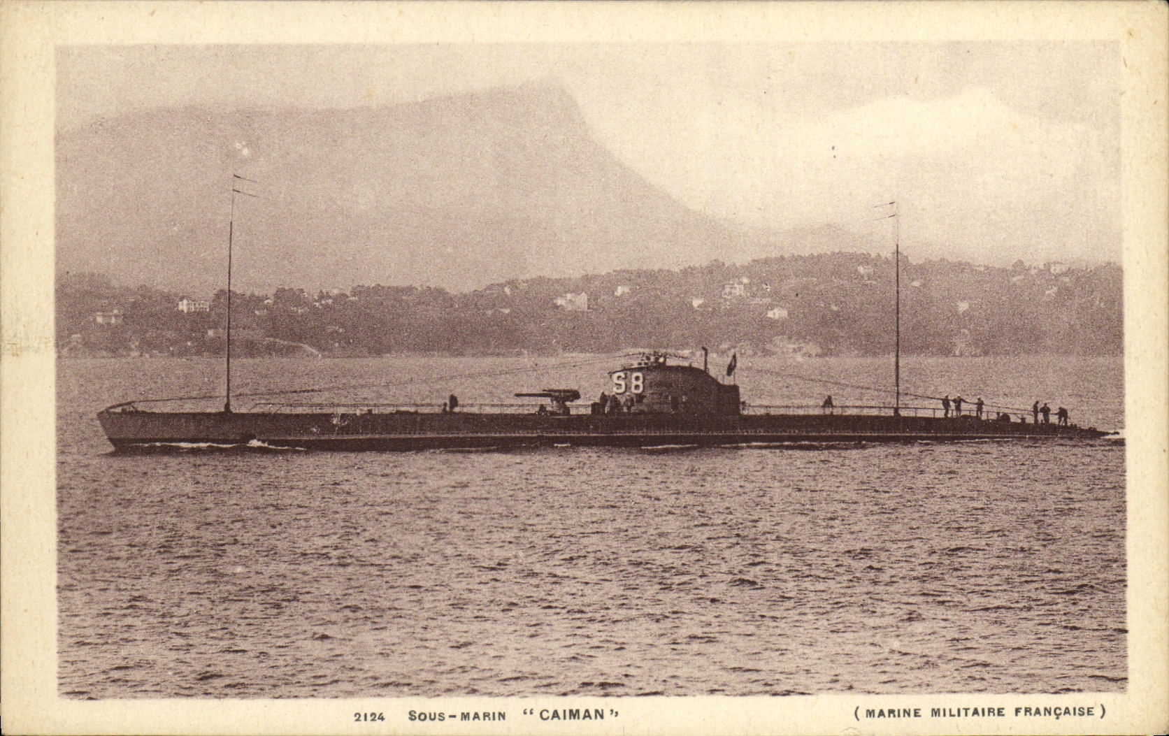 VINTAGE POSTCARD Boat War submarine Caiman