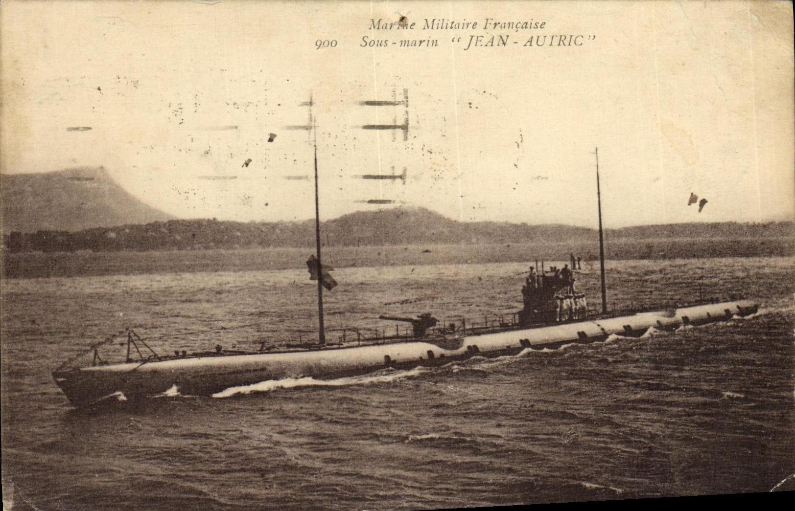 VINTAGE POSTCARD Boat War Submarine Jean Autric
