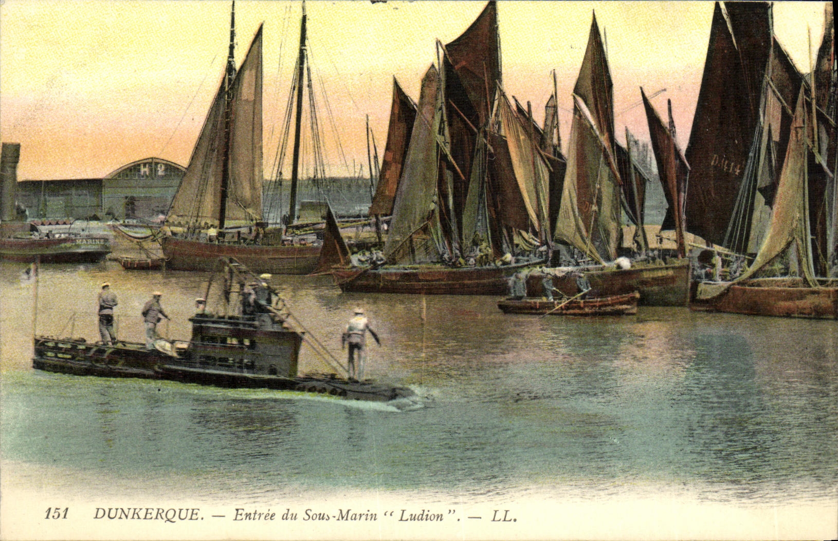 VINTAGE POSTCARD Boat War Entered of the submarine Ludion Dunkirk