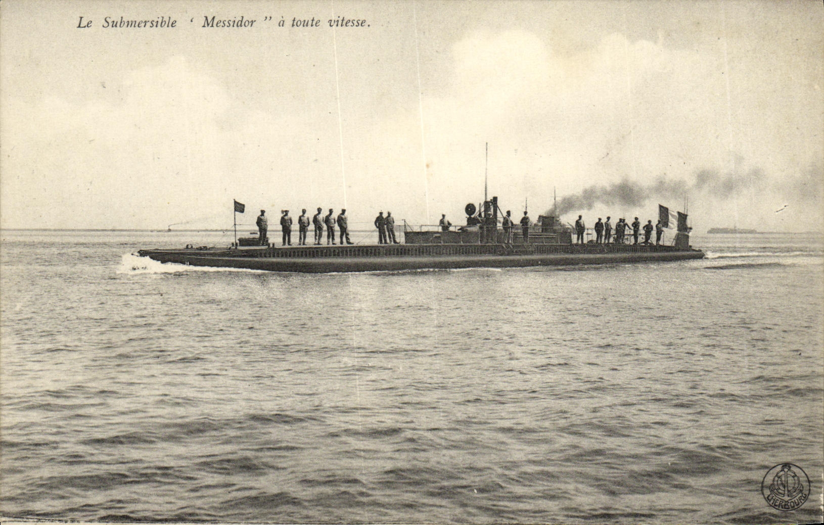 VINTAGE POSTCARD Bateau War Messidor Submarine has any speed