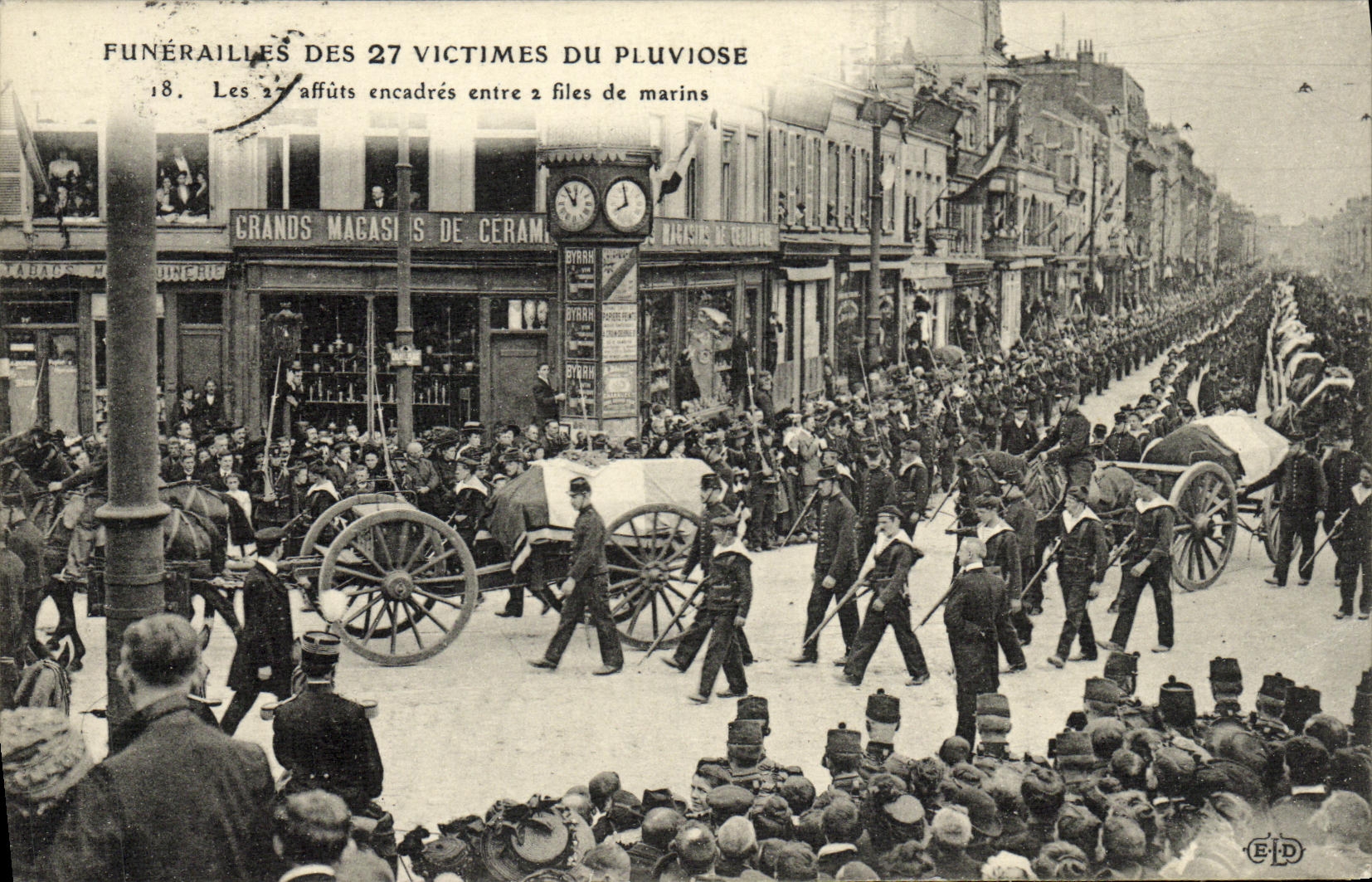 VINTAGE POSTCARD Bateau War Catastrophe of Pluviose the 27 mountings frame between 2 files of sailors