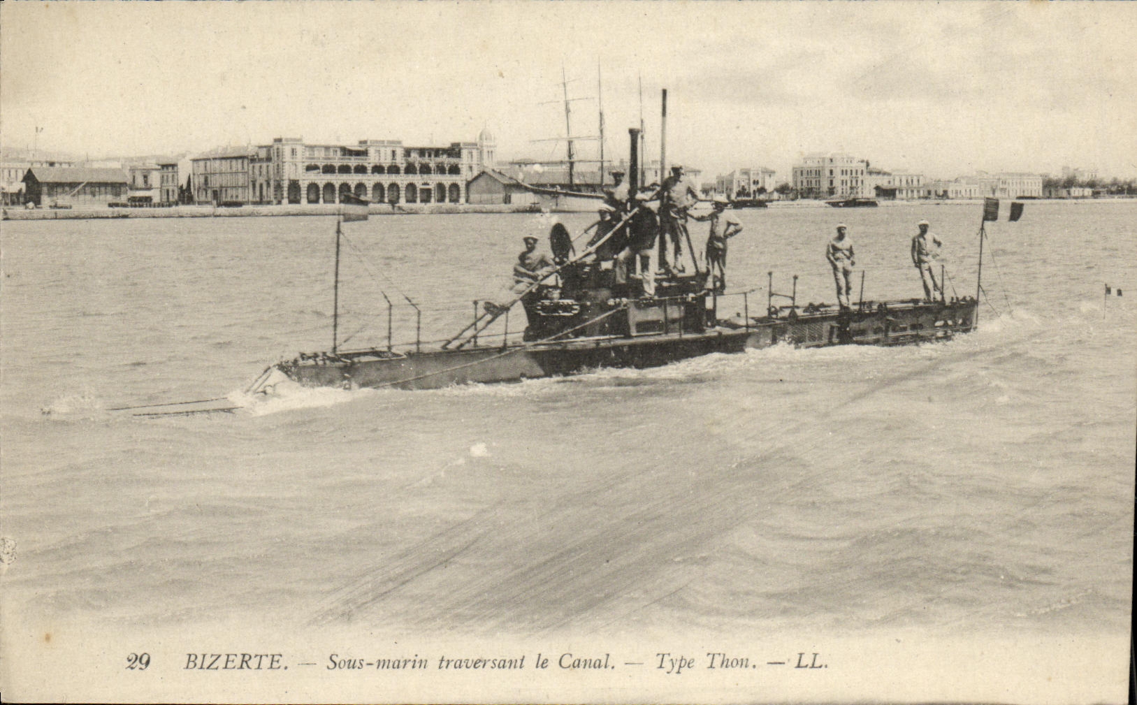 VINTAGE POSTCARD Boat War Tuna Submarine Bizerte Tunisia