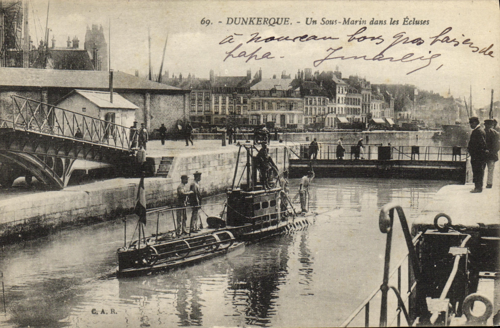VINTAGE POSTCARD Boat Dunkirk War a submarine in the locks