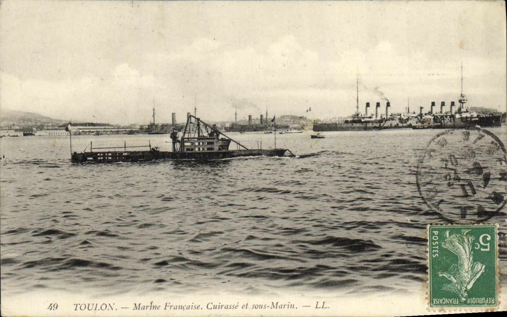 VINTAGE POSTCARD Bateau War Armours and submarine