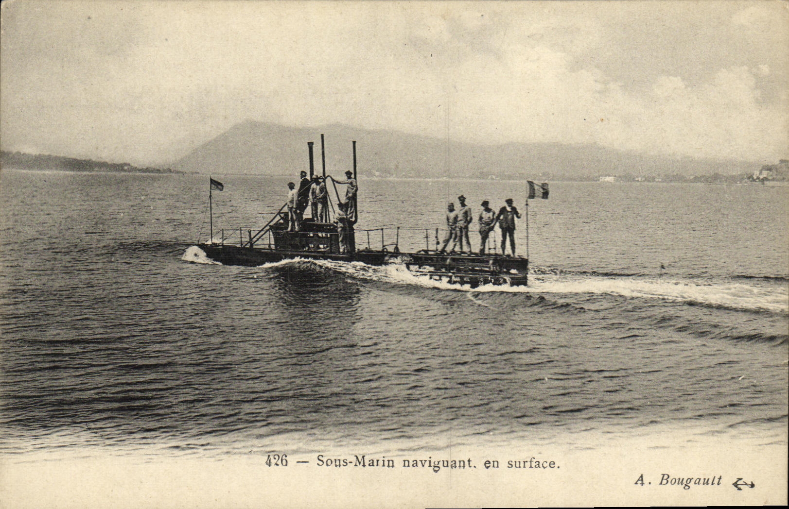 VINTAGE POSTCARD Boat War Submarine sailing on the surface