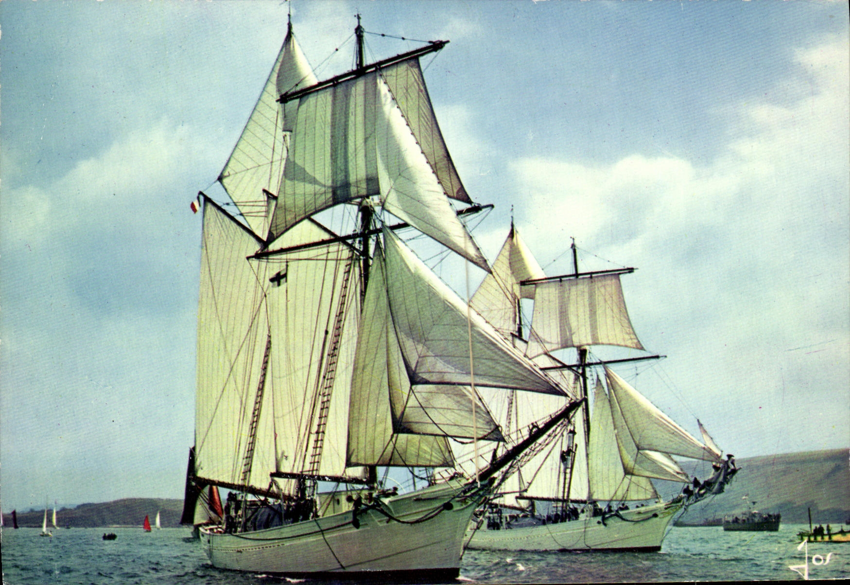 CPM Bateau L etoile et la Belle Poule voguant toutes voiles au vent