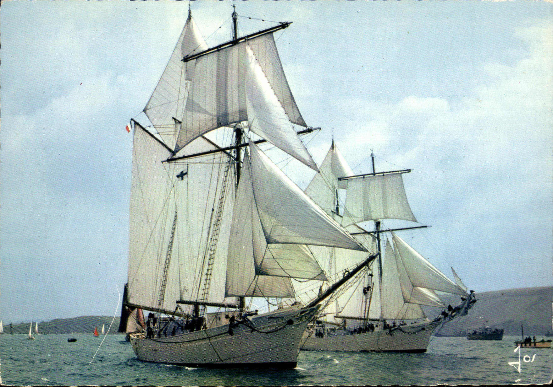 CPM Bateau L etoile et la Belle Poule voguant toutes voiles au vent