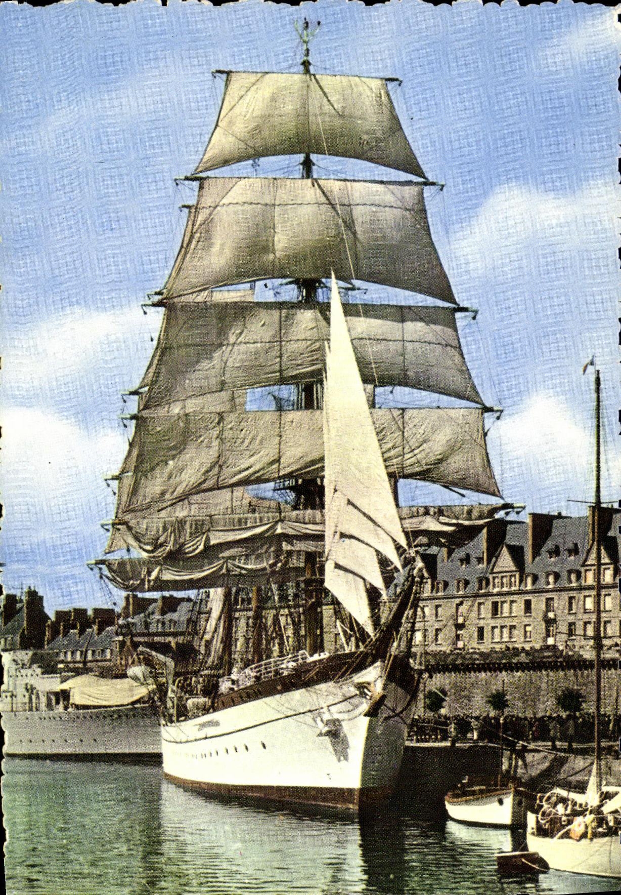 CPM Bateau Saint Malo Gorch Fock Barque ecole de la marine allemande