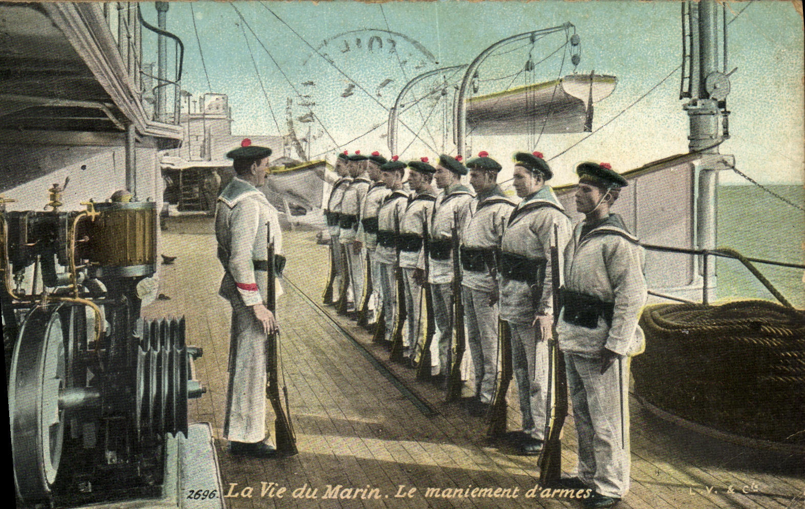 VINTAGE POSTCARD Boat life of the sailor the handling D weapons