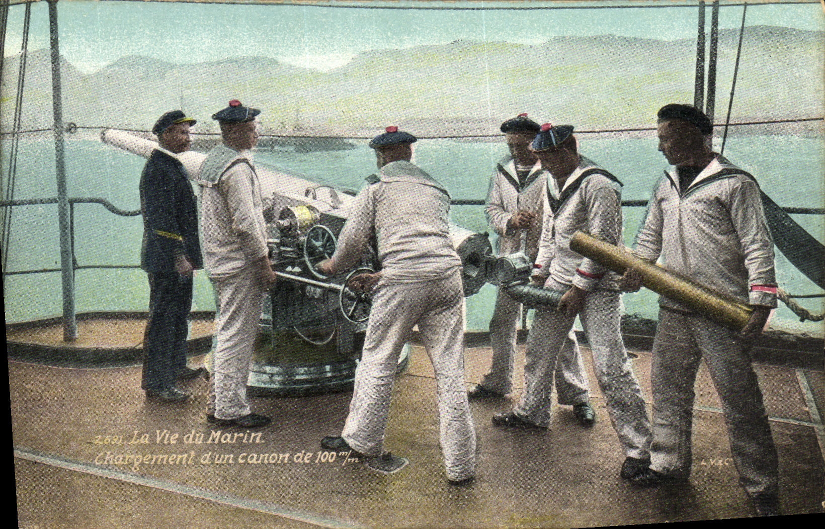 VINTAGE POSTCARD Boat life of the sailor Loading D a gun of 100mm