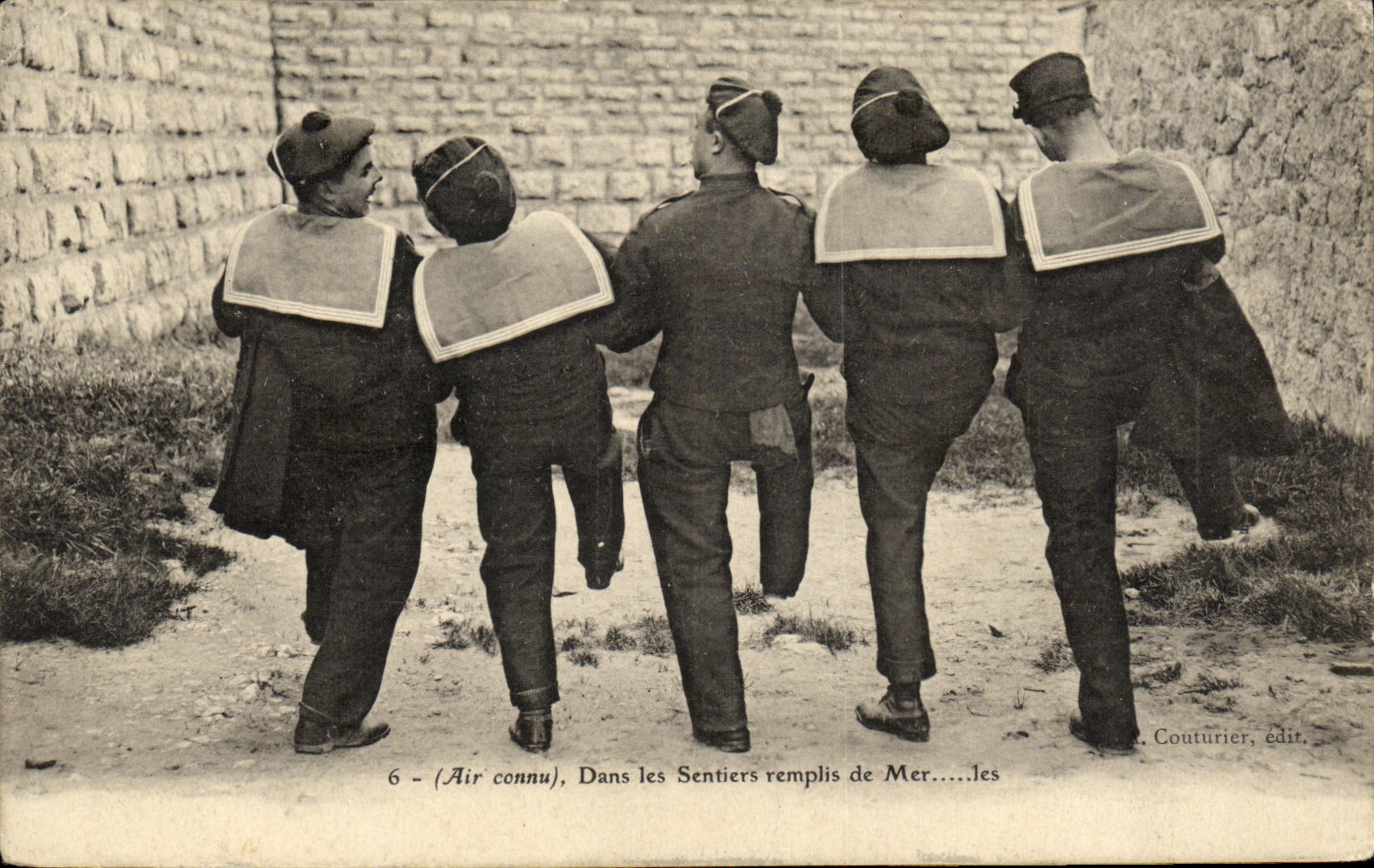 VINTAGE POSTCARD Boat In the Marine paths of sea