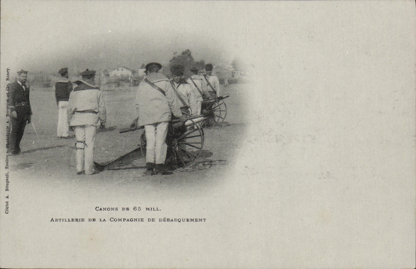 VINTAGE POSTCARD Boat War Guns of 6L5mm Artillery of the company of unloading