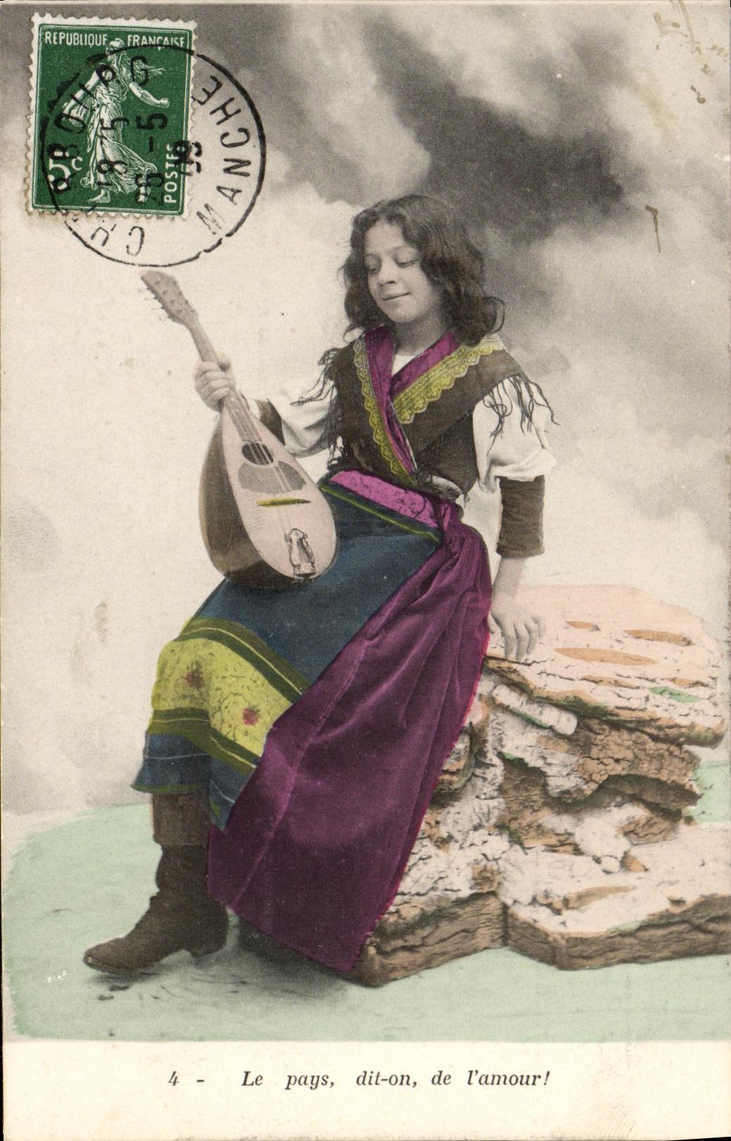 CPA Fantaisie Femme La jolie gitane 