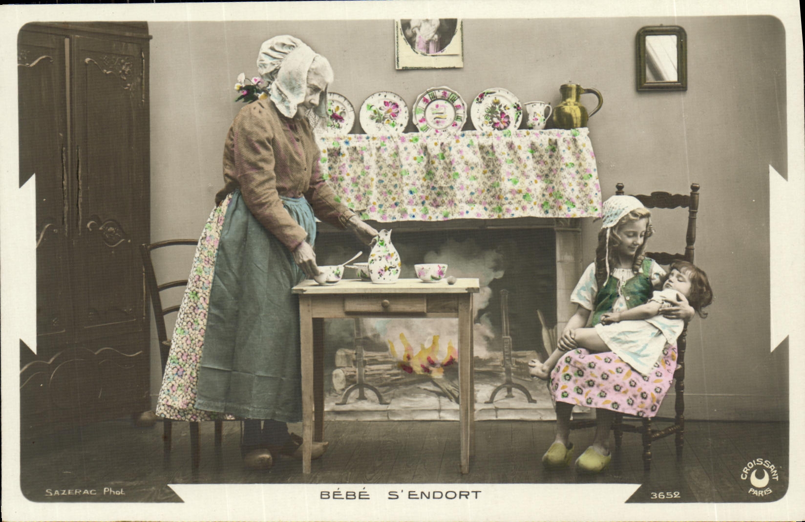 VINTAGE POSTCARD Fantaisie Large Child mother Bebe S deadens