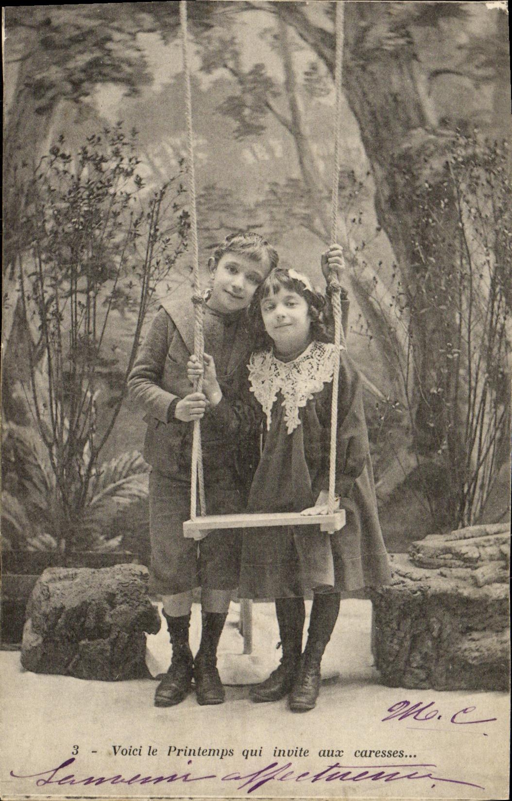 CPA Fantaisie Enfants Balancoire 