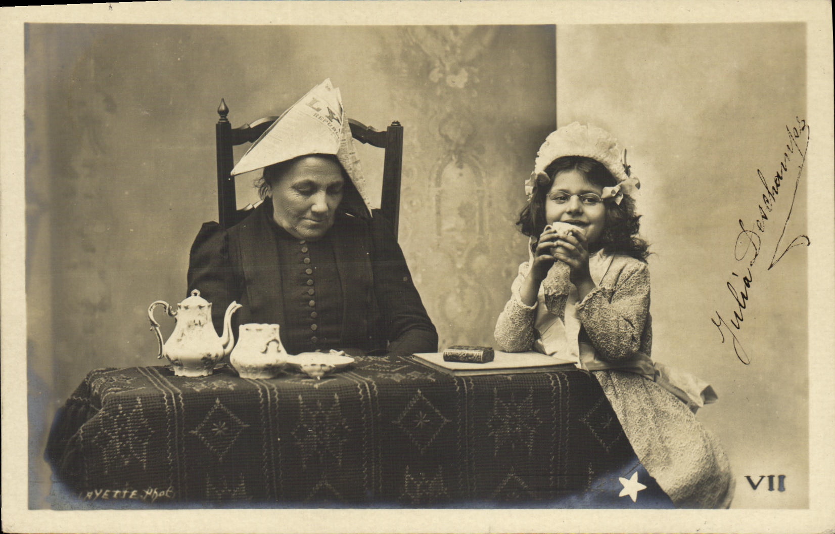 CPA Fantaisie Enfant et grand mere