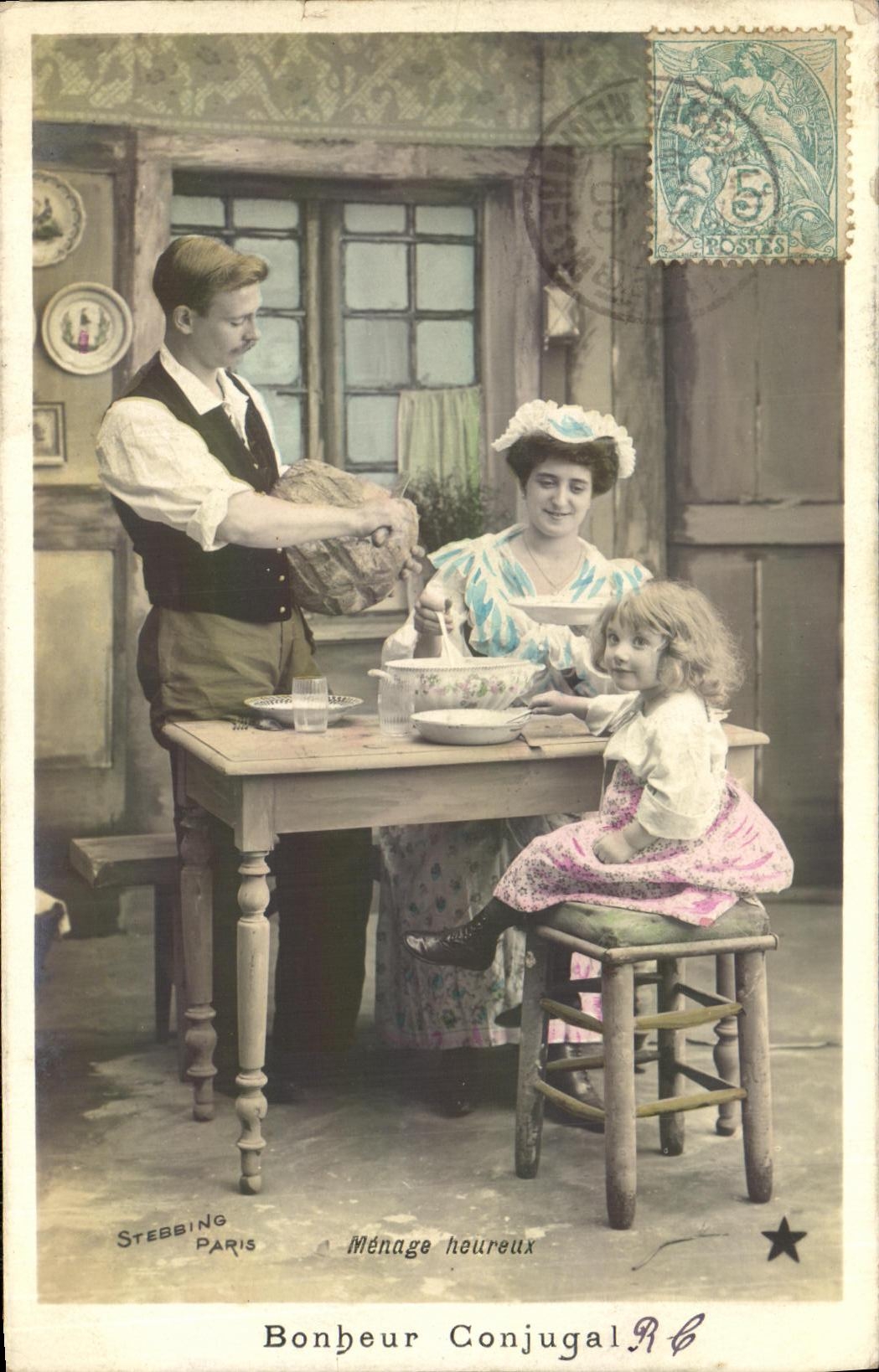 CPA Fantaisie Enfant Bonheur conjugal Femme