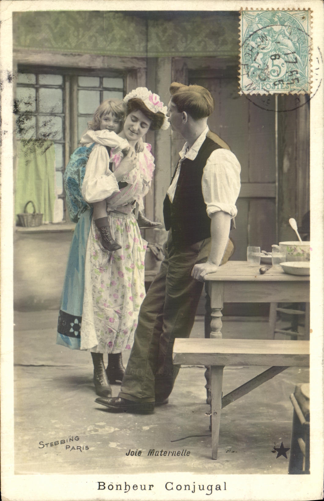 CPA Fantaisie Enfant Bonheur conjugal Femme