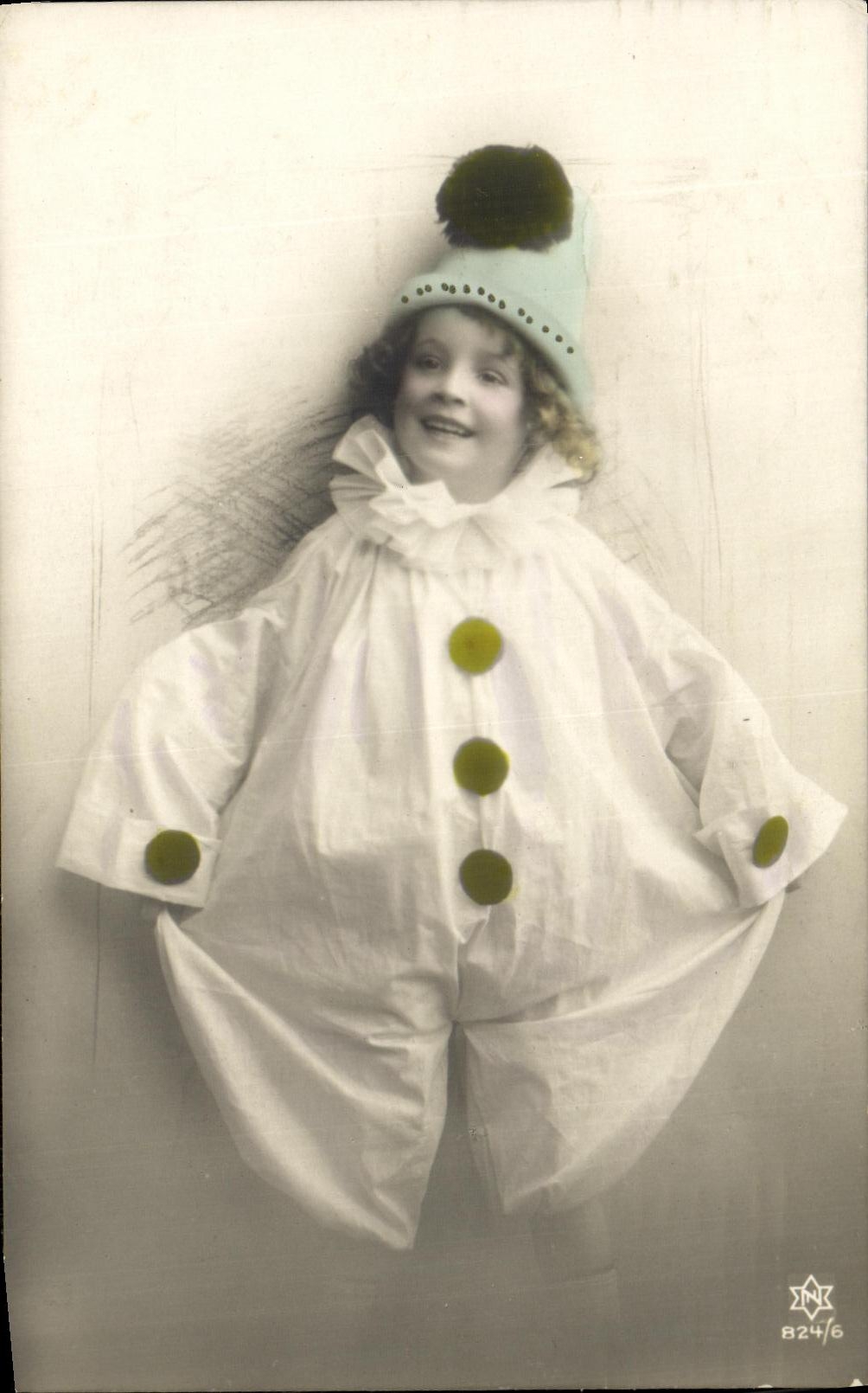 CPA Fantaisie Enfant Pierrot