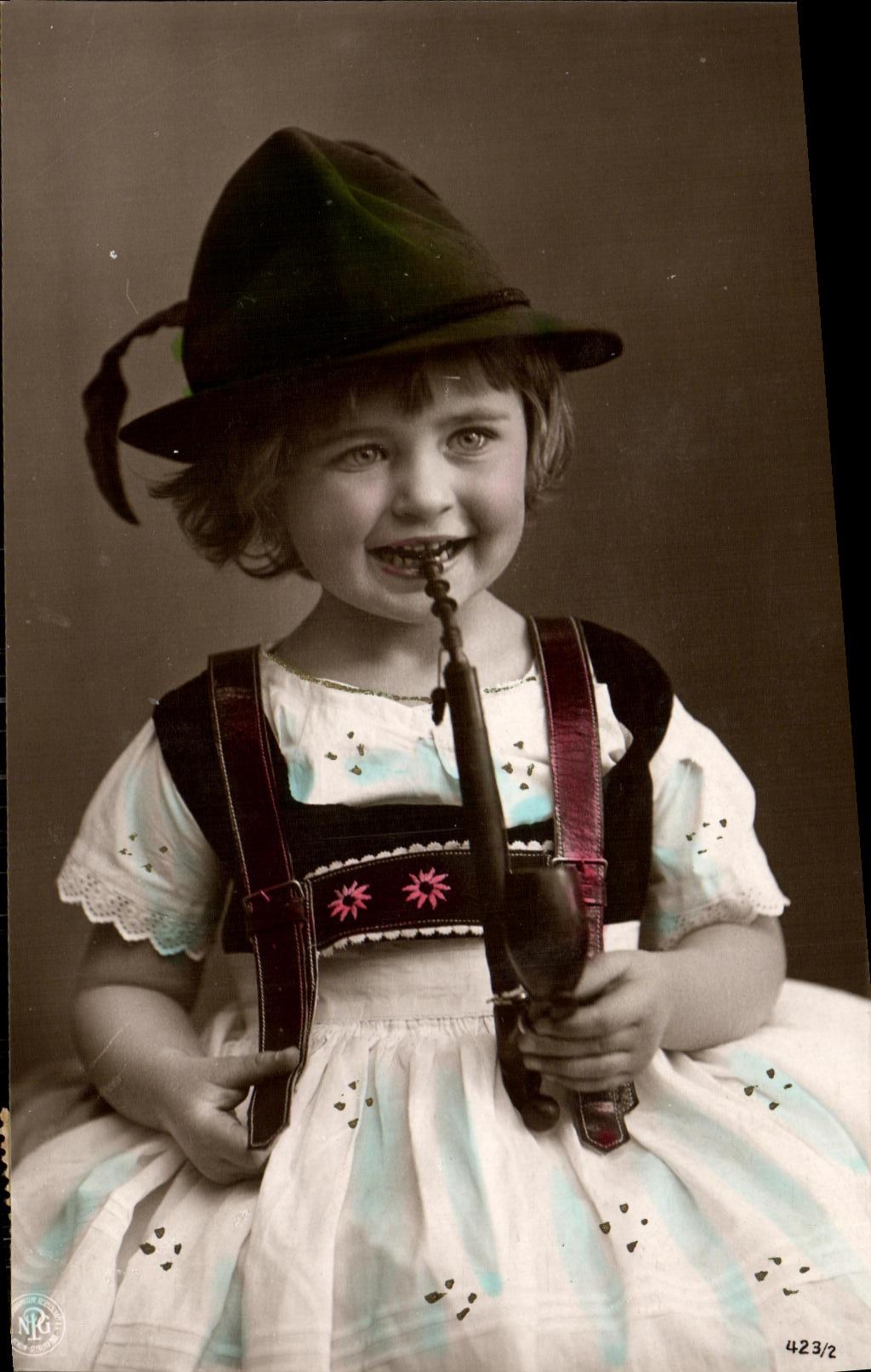 CPA Fantaisie Enfant a la pipe Tabac