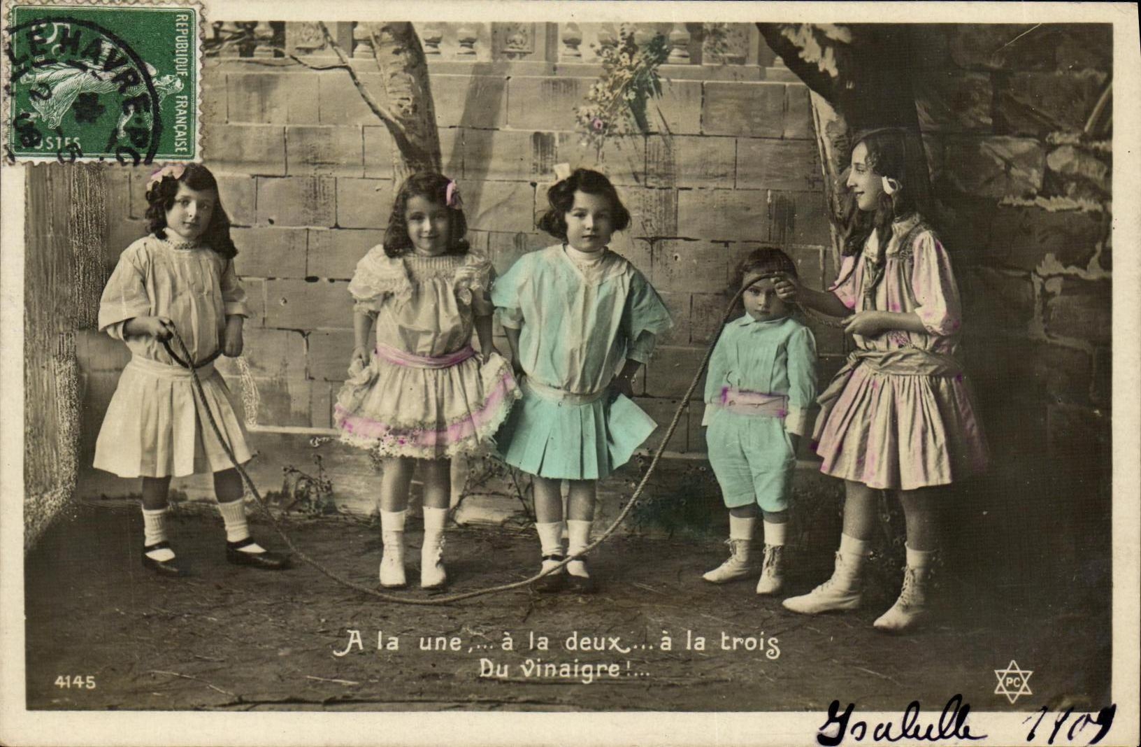 VINTAGE POSTCARD Fantaisie Children Skipping rope