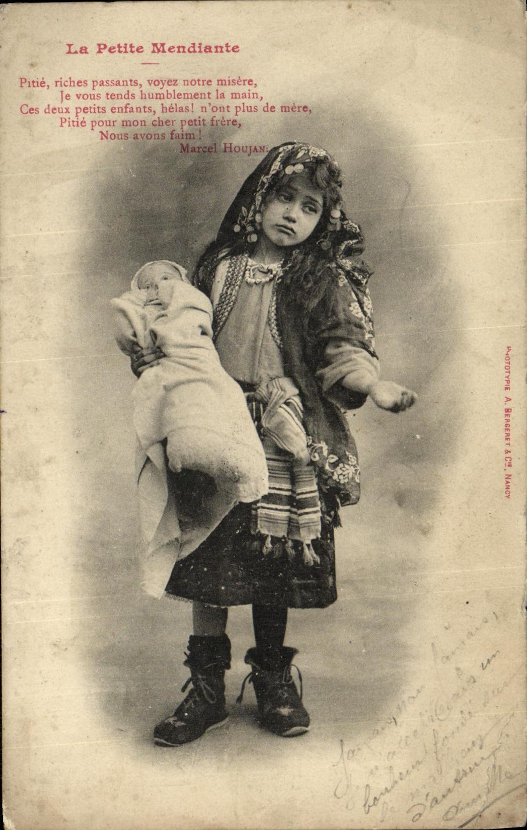 CPA Fantaisie Enfant La petite mendiante