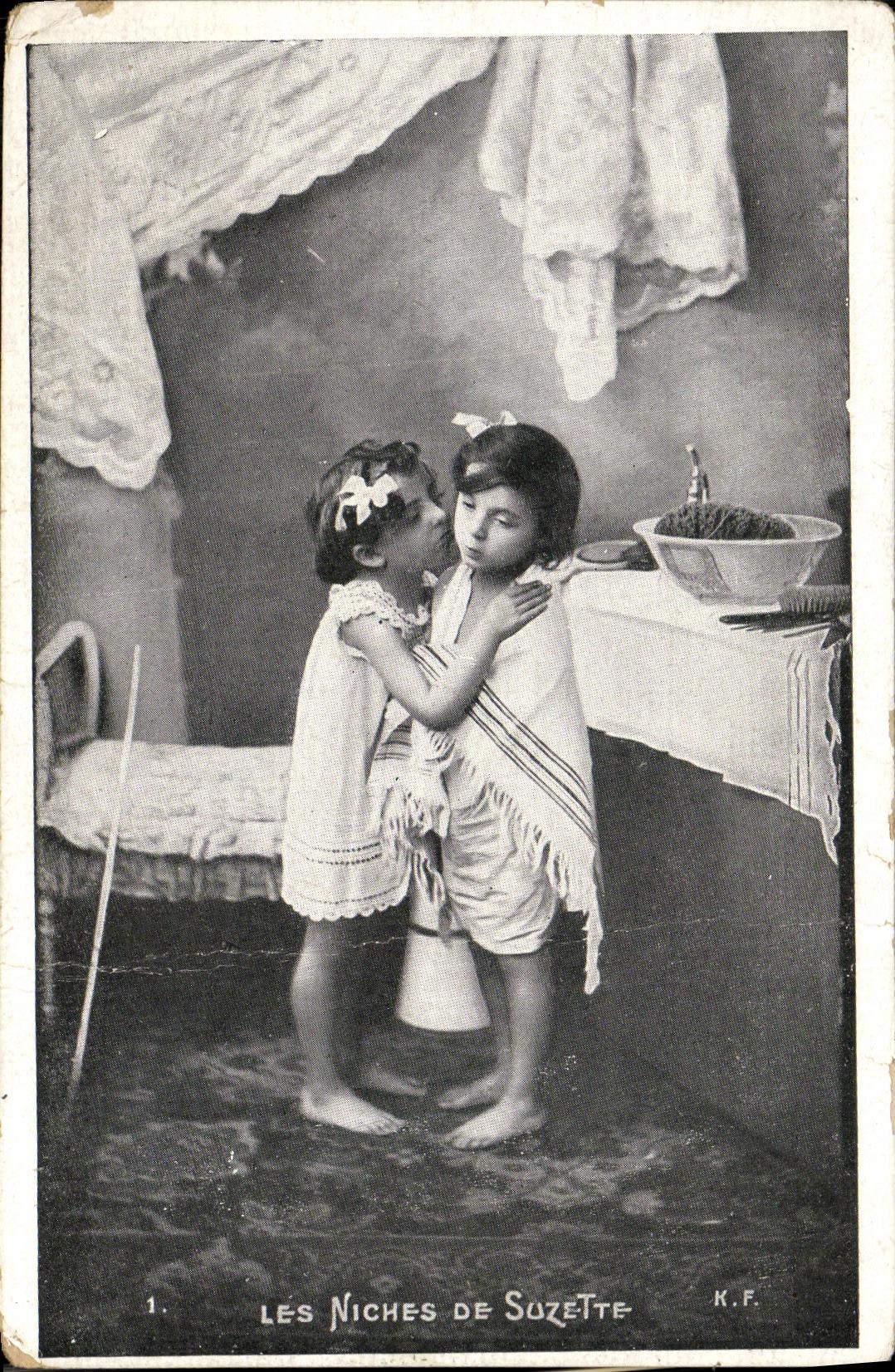 CPA Fantaisie Enfants LEs niches de Suzette