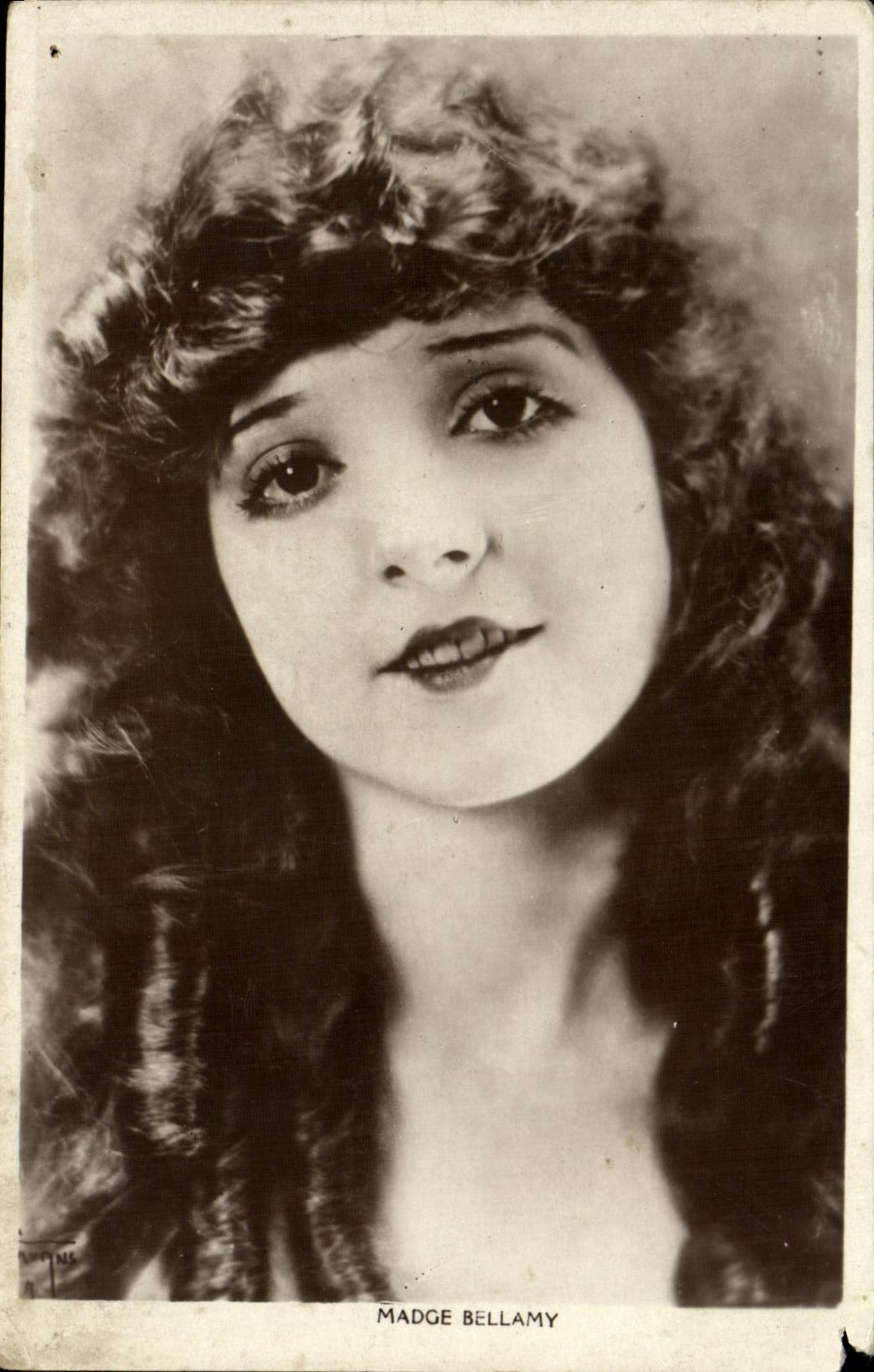 CPA Fantaisie Femme Madge Bellamy