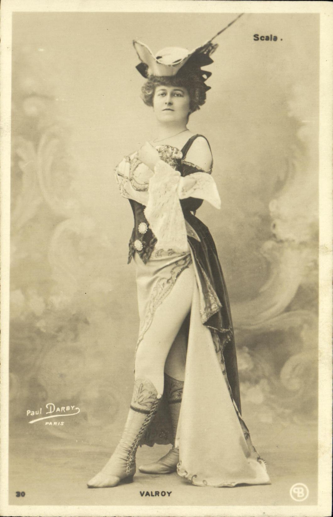 CPA Fantaisie Femme Valroy Scala