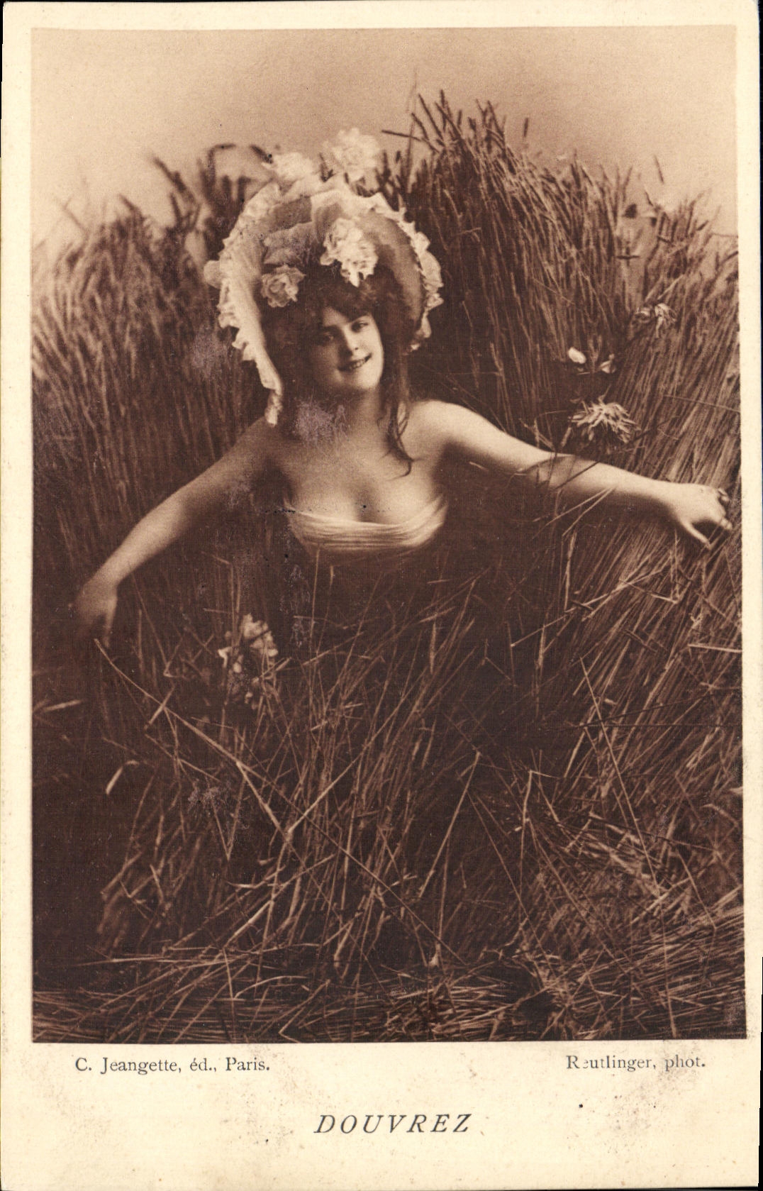 CPA Fantaisie Femme Douvrez