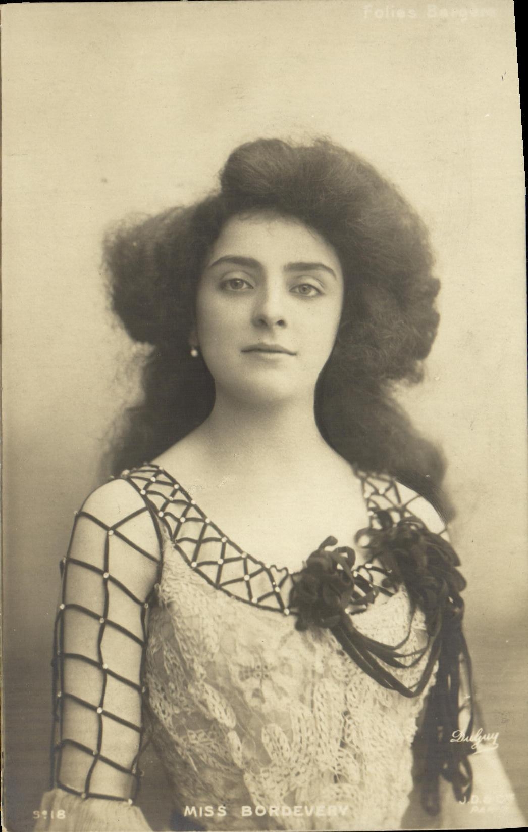 CPA Fantaisie Femme Miss Bordevery